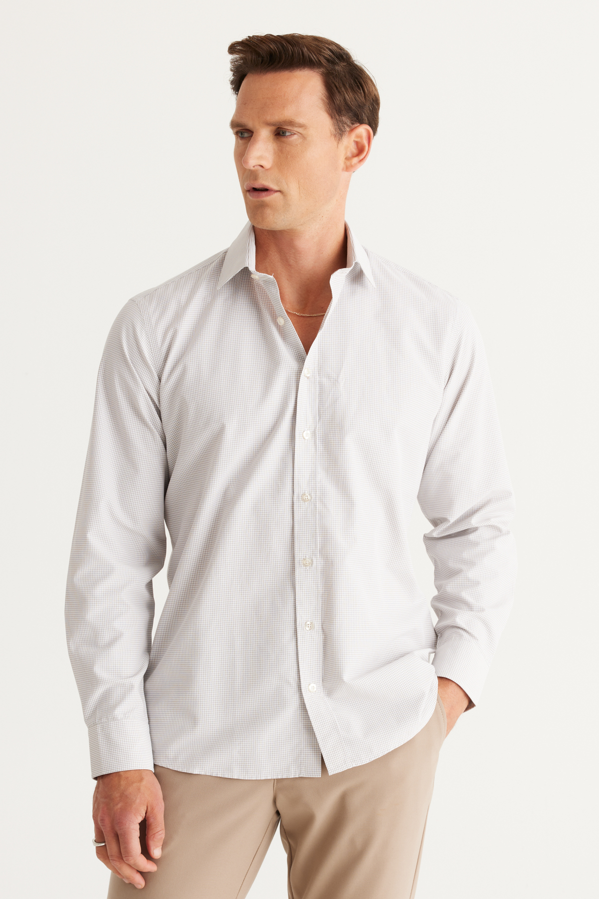 Levně ALTINYILDIZ CLASSICS Men's White-Beige Comfort Fit Comfortable Cut, Classic Collar Checked Cotton Shirt.