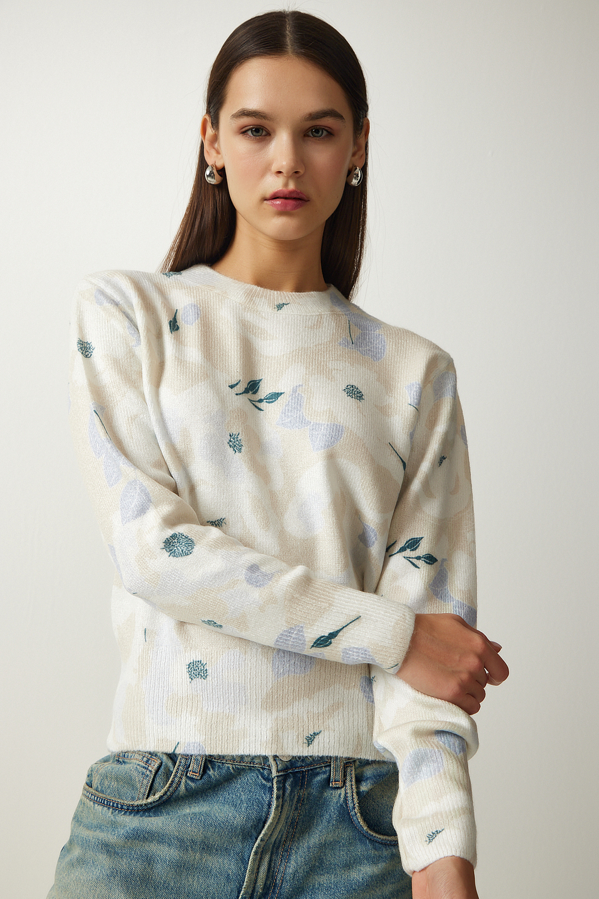 Levně Happiness İstanbul Women's Beige Blue Patterned Soft Textured Knitwear Sweater