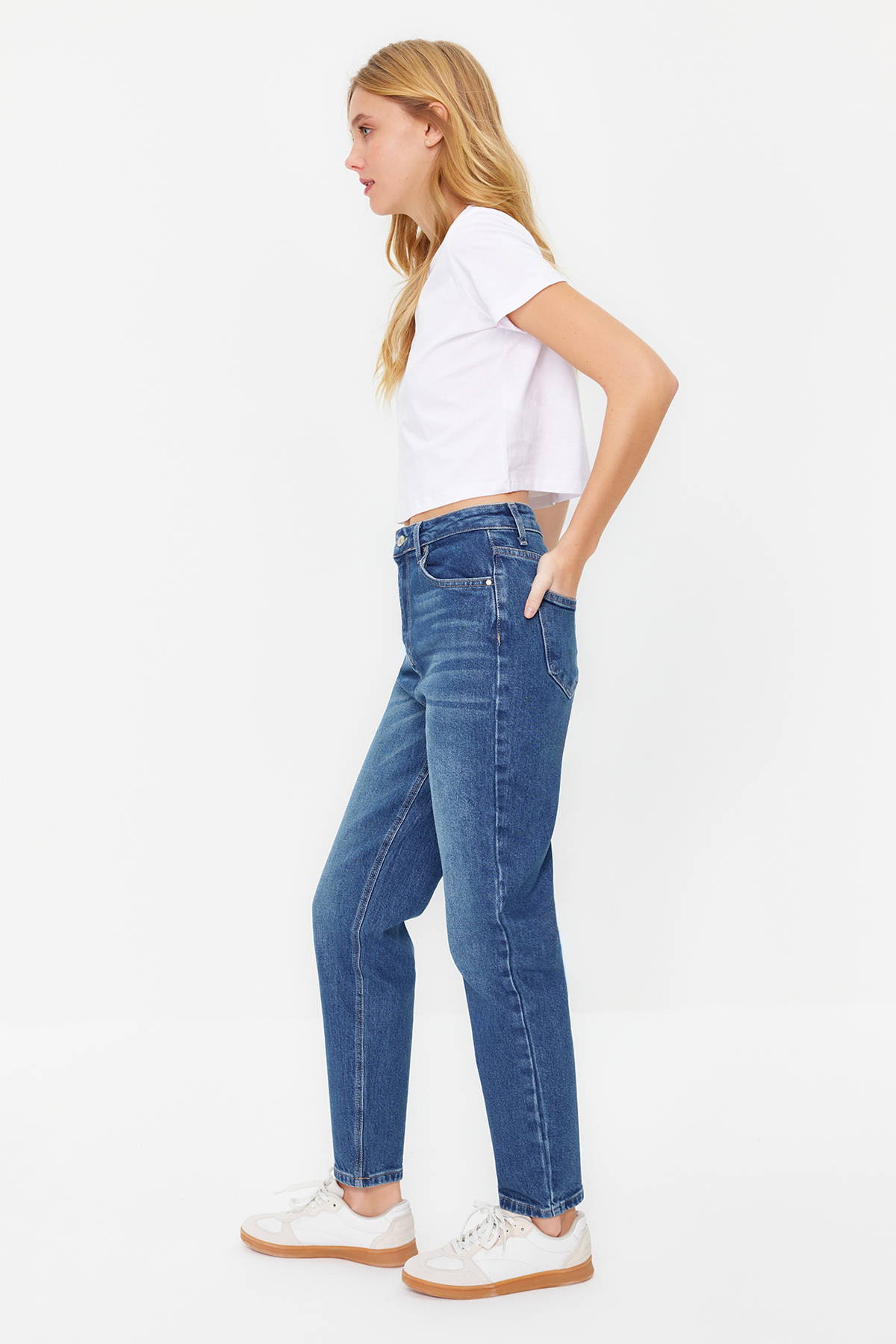 Levně Trendyol Dark Blue More Sustainable High Waist Slim Mom Jeans