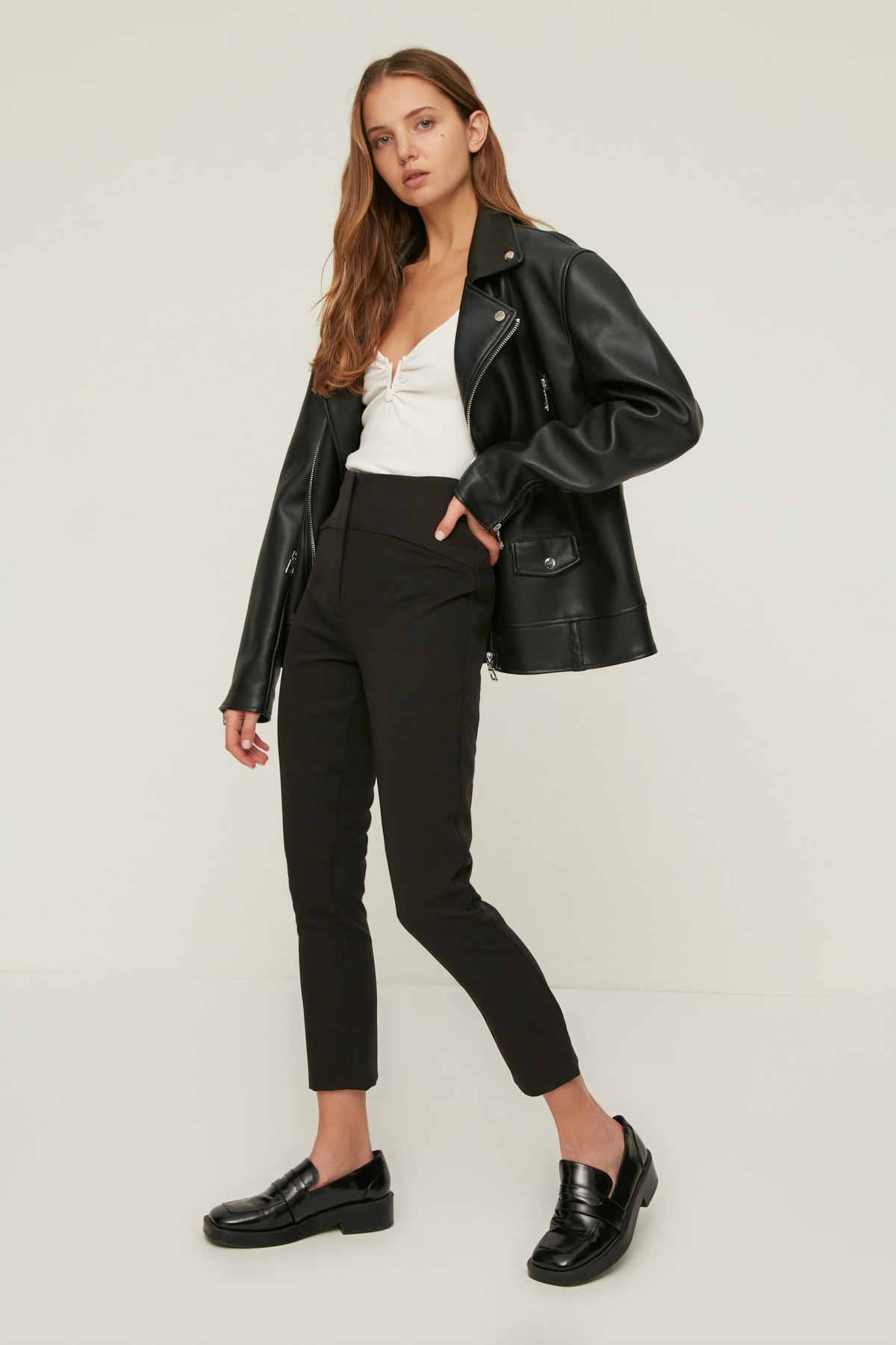 Pantaloni dama, Trendyol Monochrome