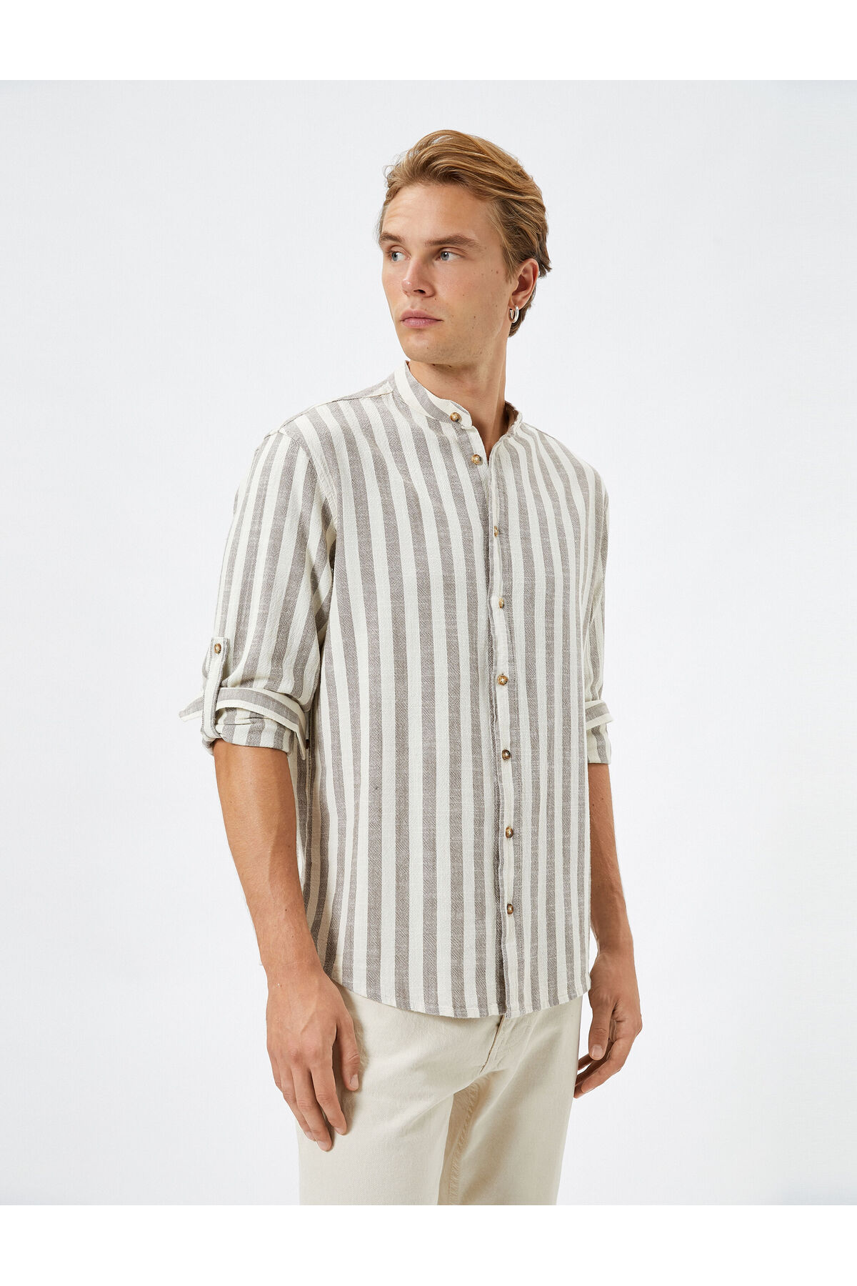 Levně Koton Large Collar Shirt with Long Sleeves, Collapsible Sleeves and Buttons.