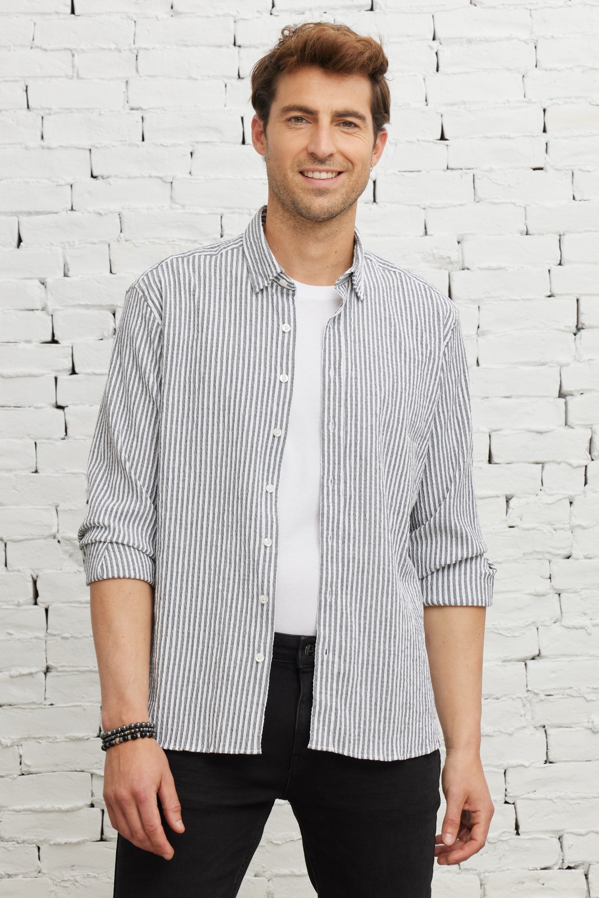 Levně ALTINYILDIZ CLASSICS Men's White-black Slim Fit Slim Fit Hidden Button Collar Cotton Striped Shirt.