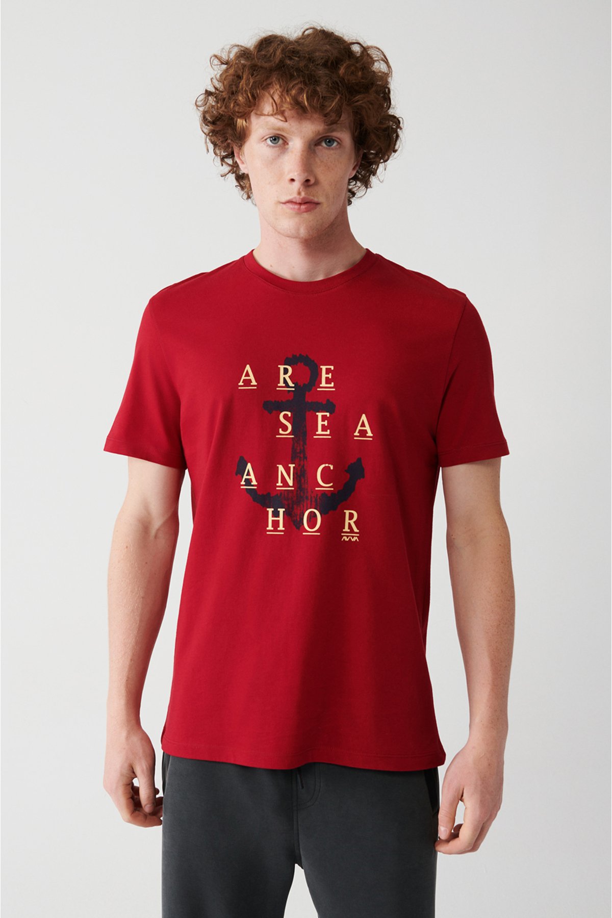 Levně Avva Men's Red 100% Cotton Crew Neck Front Printed Regular Fit T-shirt