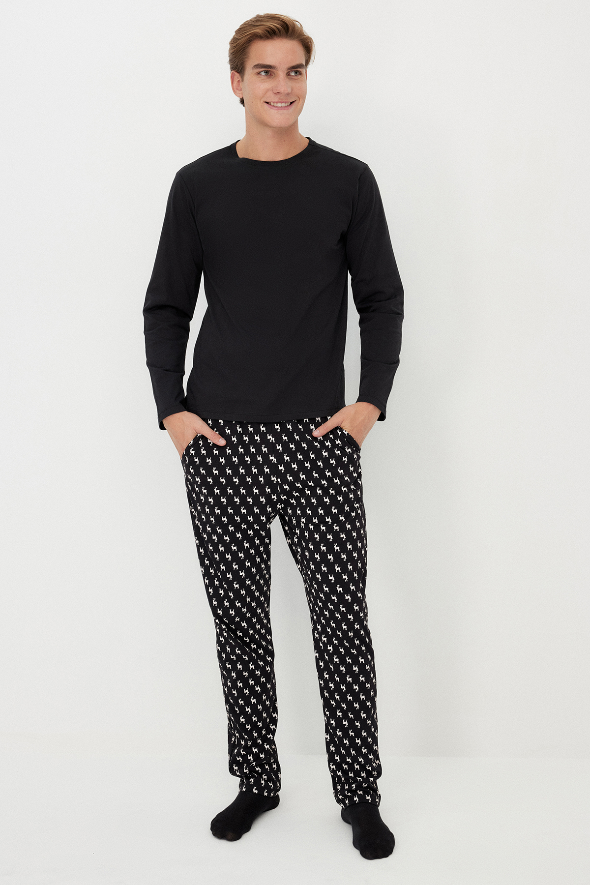 Trendyol Black Regular Fit Printed Knitted Pajama Set