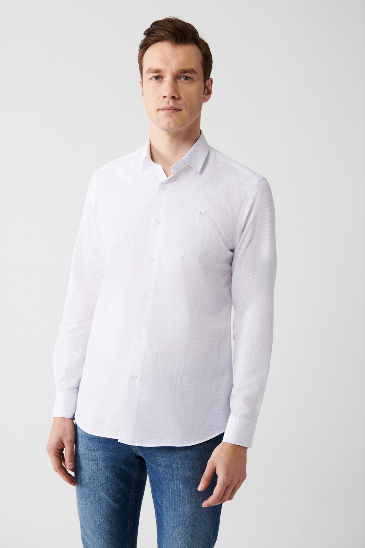 Avva Men's White Easy-Iron Button Collar Printed Slim Fit Narrow Cut Shirt