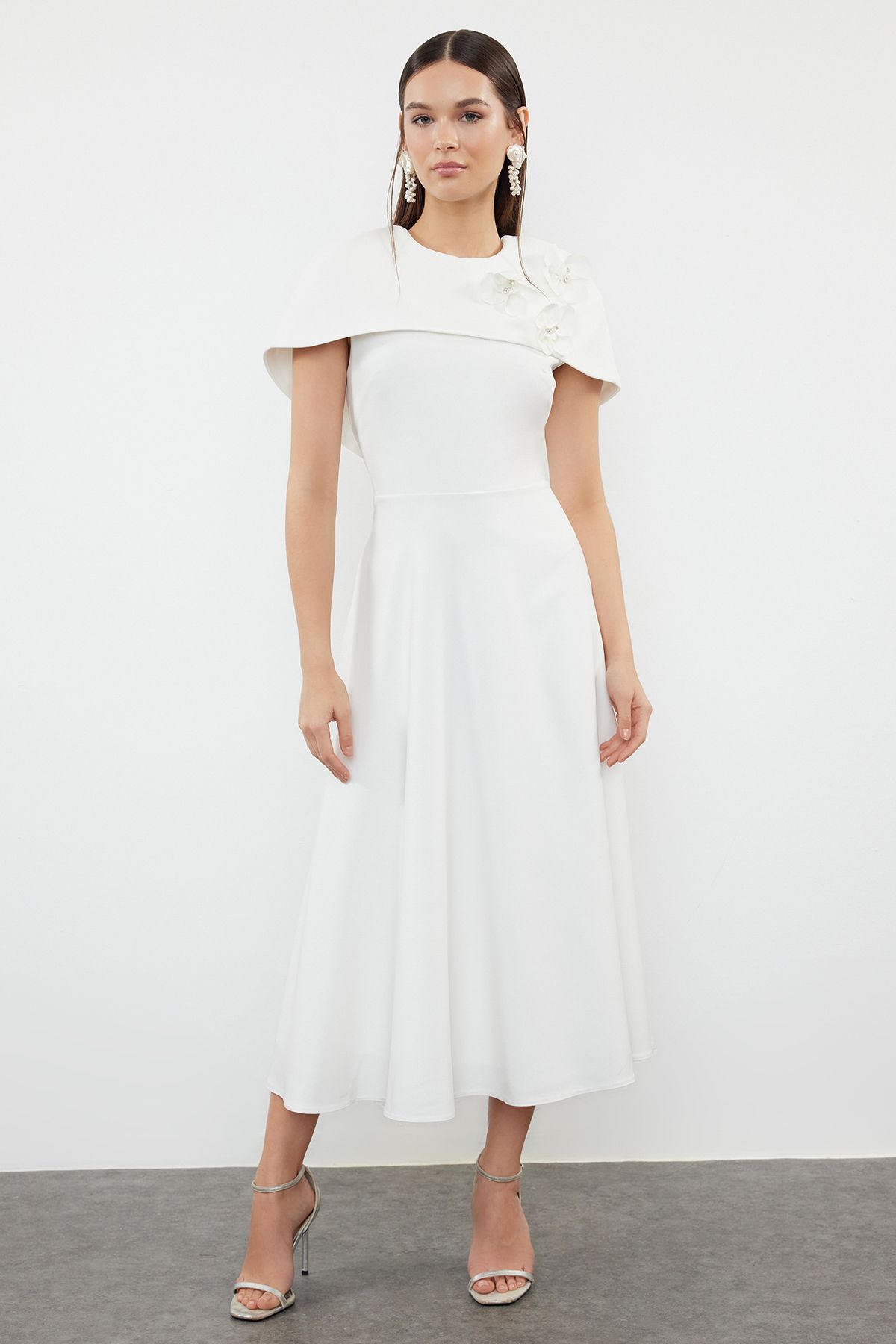 Trendyol White A-Cut Rose Detailed Woven Elegant Evening Dress