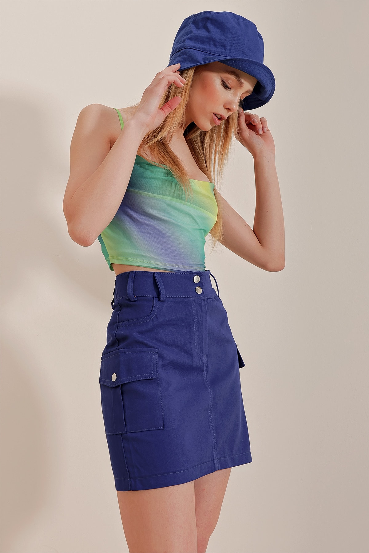 Levně Trend Alaçatı Stili Women's Saks Cargo Pocket Gabardine Mini Skirt