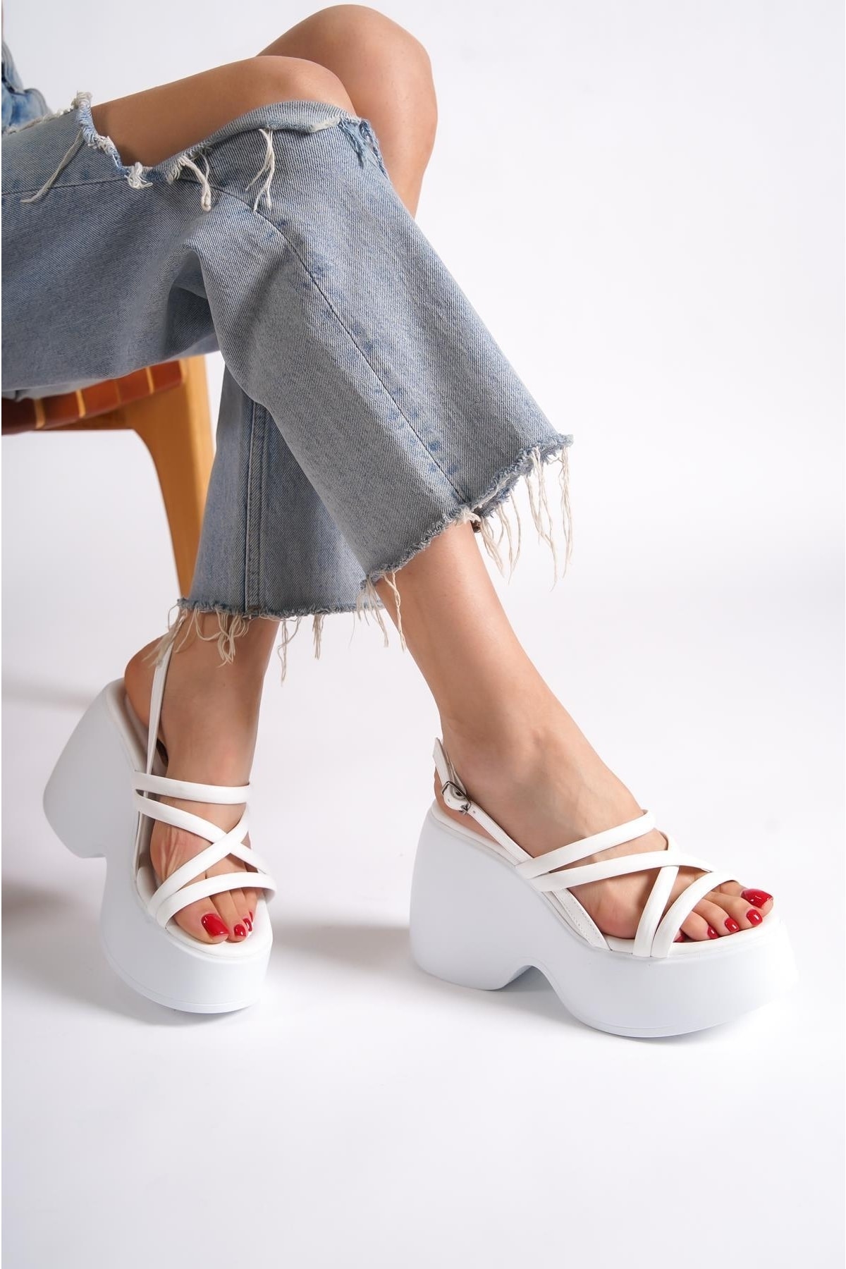 Capone Outfitters Capone Women's High Wedge Heel Ankle Strap White Women's Sandals
