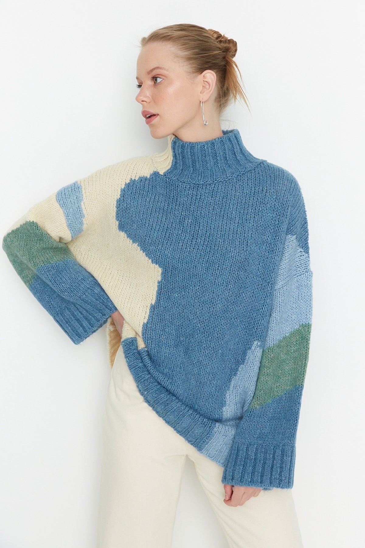 Trendyol Blue Soft Textured Color Blocked Knitwear Sweater