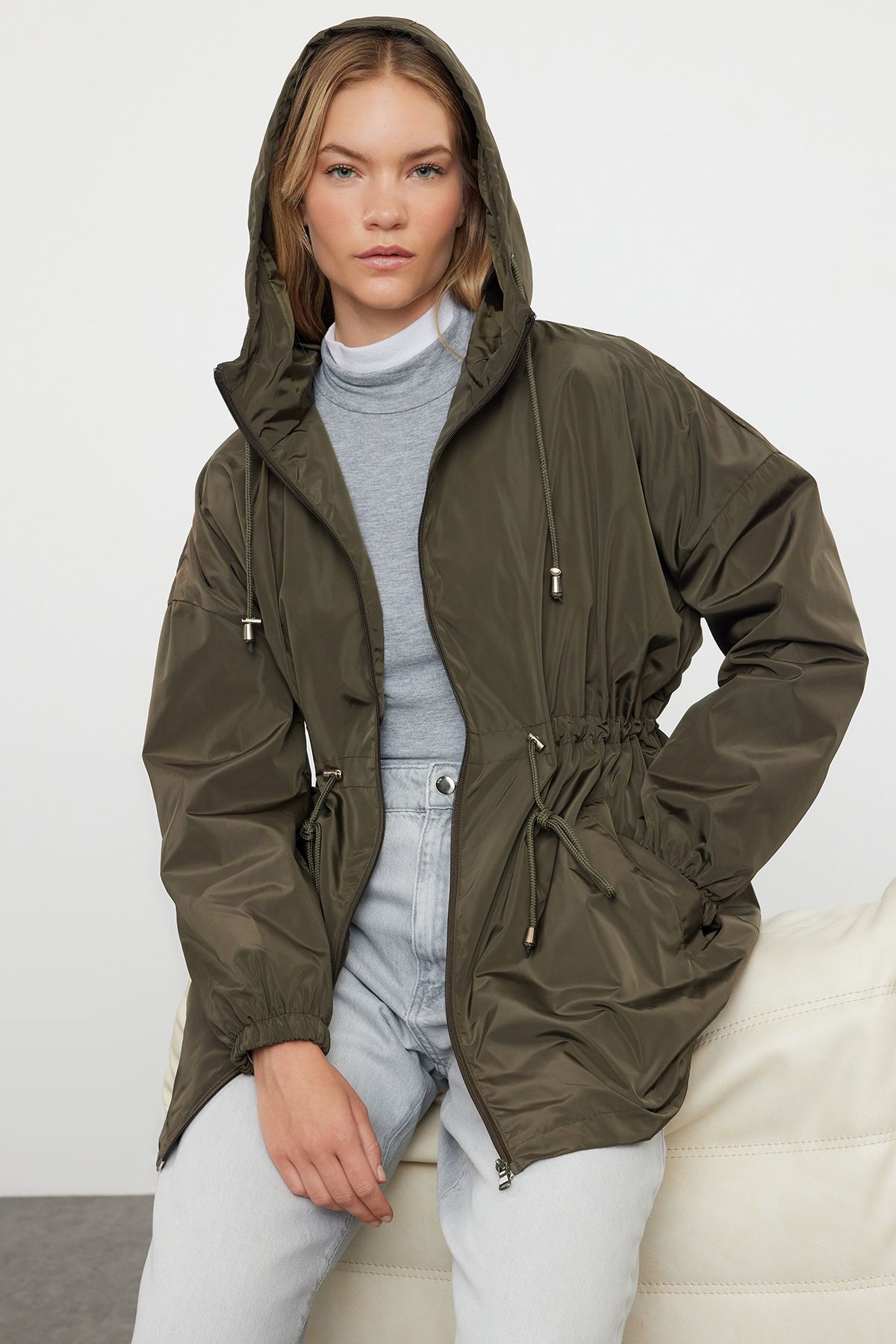 Trendyol Khaki Oversize nepromokavá pláštěnka s kapucí