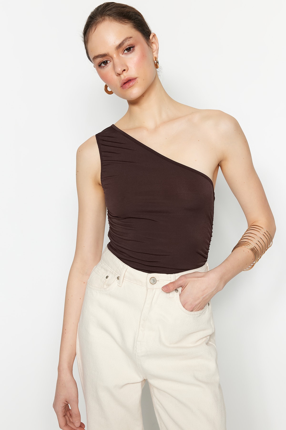 Levně Trendyol Brown Gathered Detail Fitted One-Shoulder Elastic Knitted Blouse