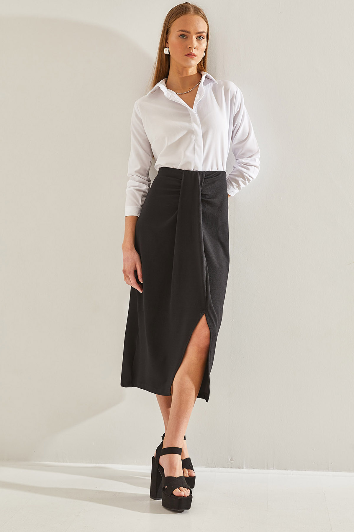 Levně Bianco Lucci Women's Front Gathered Skirt