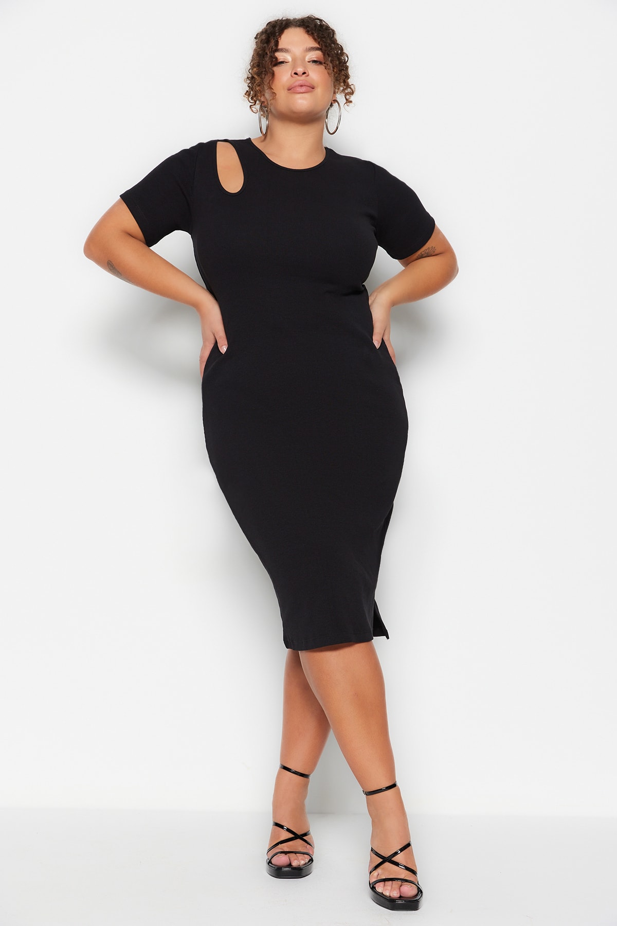 Trendyol Curve Black Ribbed Cut-Out And Slit Detailed Knitted Dress