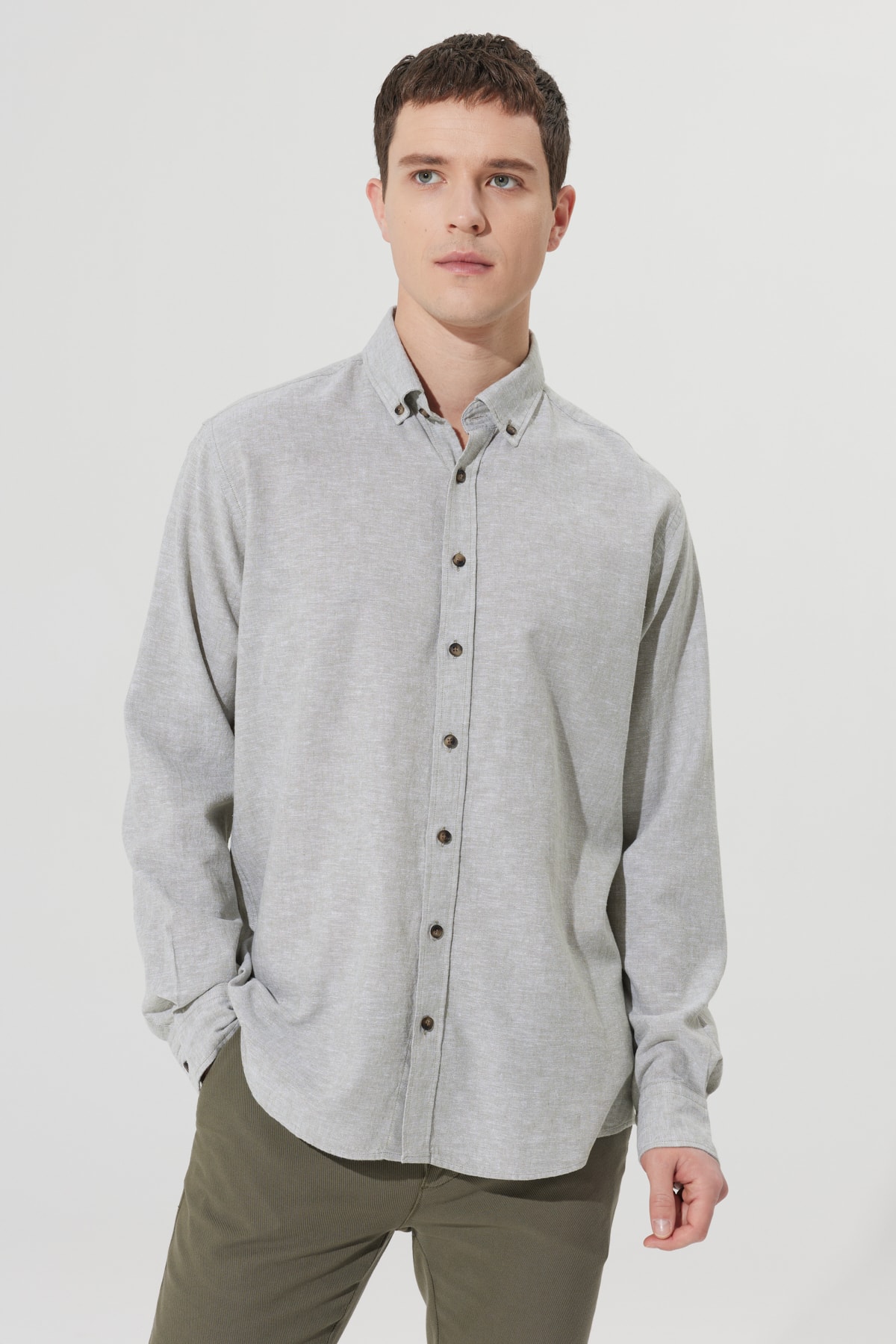 Levně ALTINYILDIZ CLASSICS Men's Khaki Comfort Fit Comfy Cut Buttoned Collar Linen Shirt.
