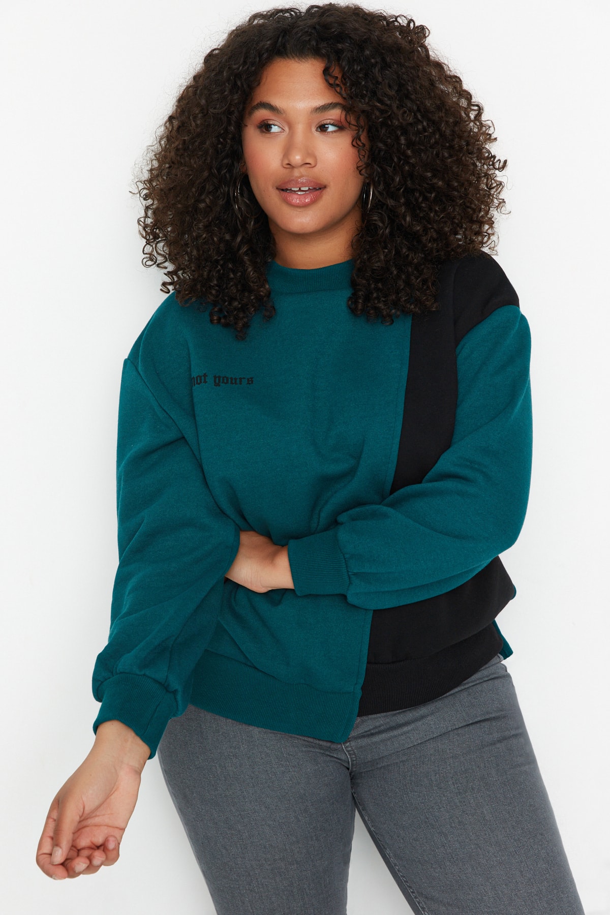 Levně Trendyol Curve Petrol Color Blocked Thick Printed Knitted Sweatshirt