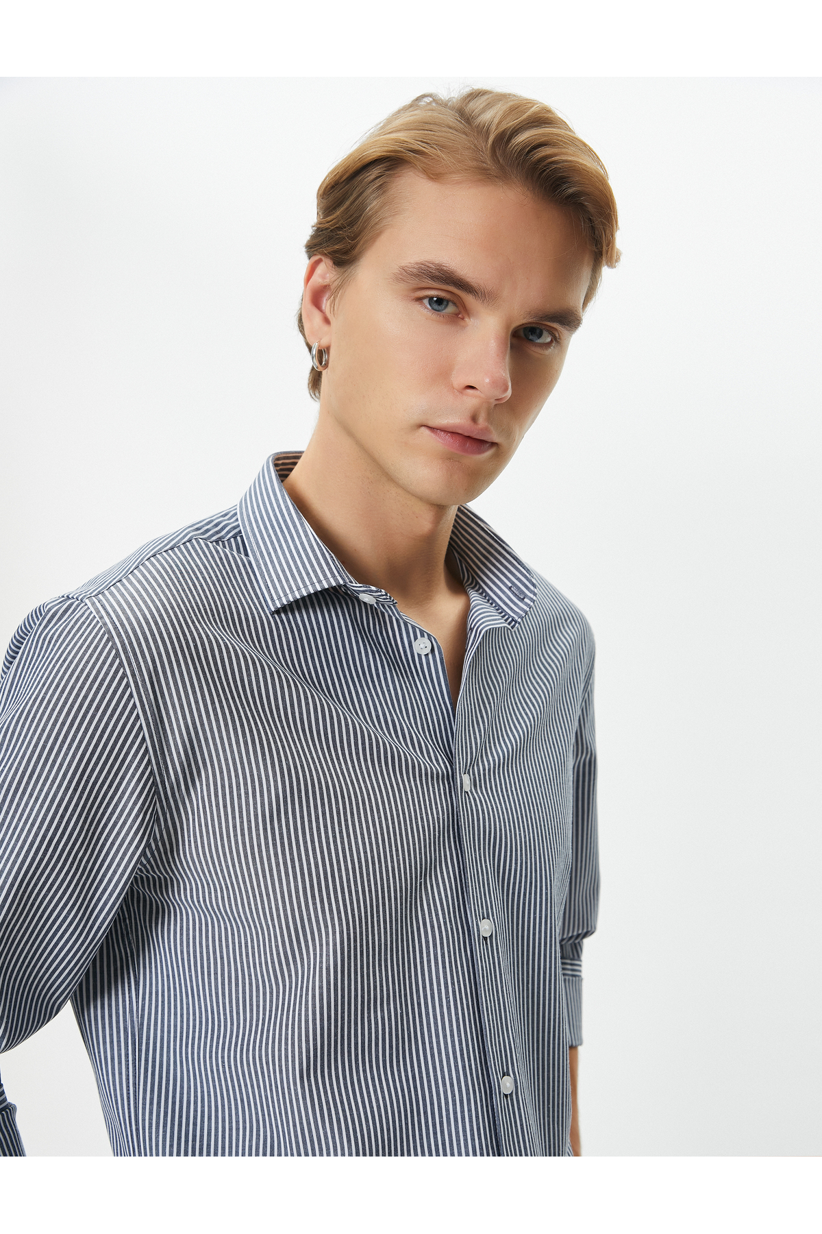 Levně Koton Basic Shirt Classic Cuff Collar Buttoned Long Sleeve