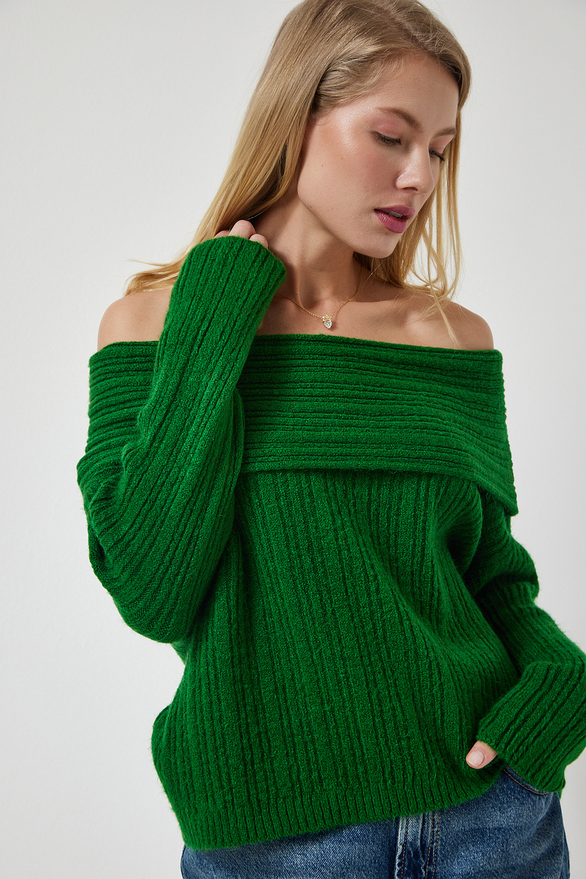 Levně Happiness İstanbul Women's Dark Green Madonna Collar Knitwear Sweater