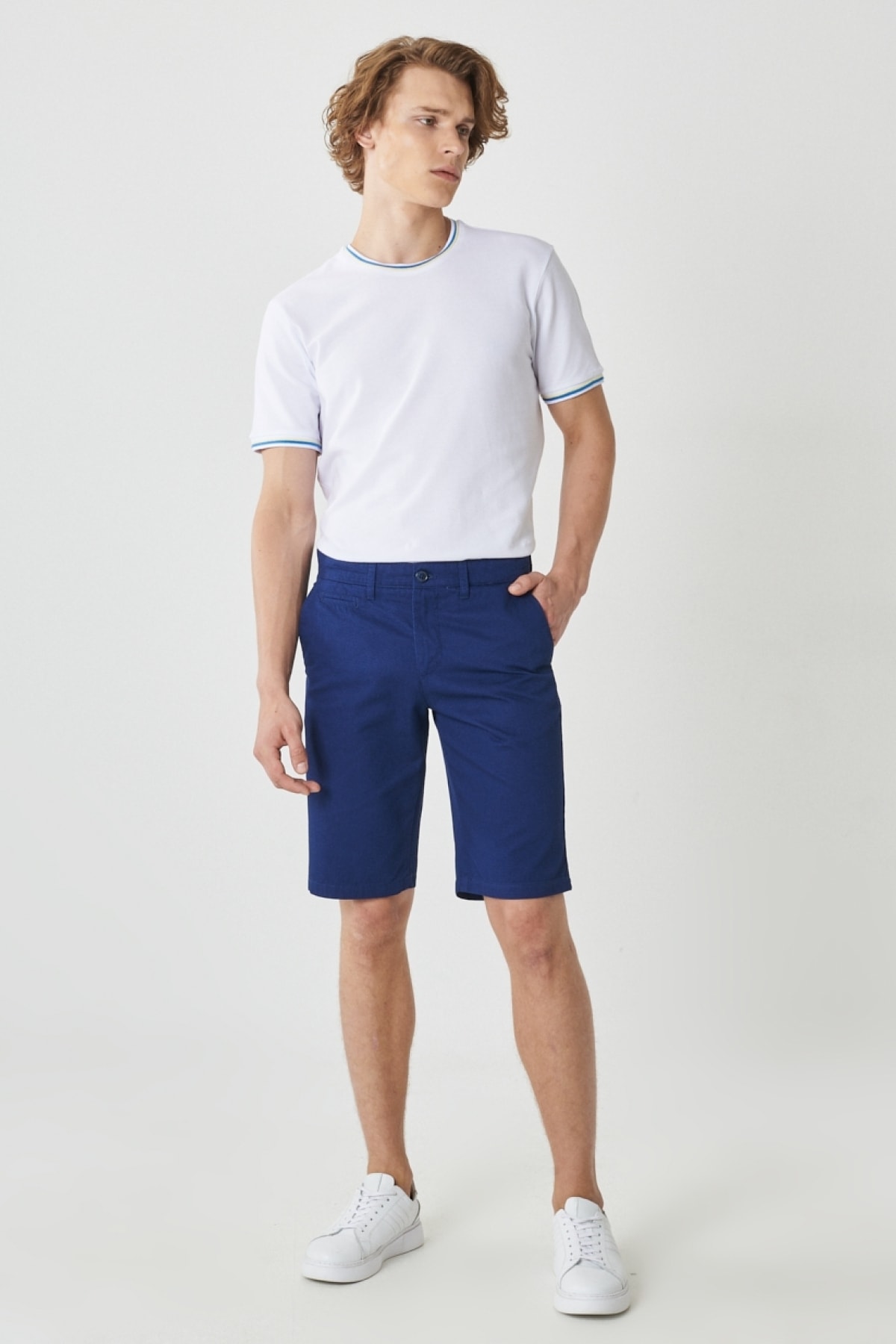 Levně AC&Co / Altınyıldız Classics Men's Indigo Slim Fit Slim Fit Dobby Shorts 100% Cotton Casual Chino Shorts.