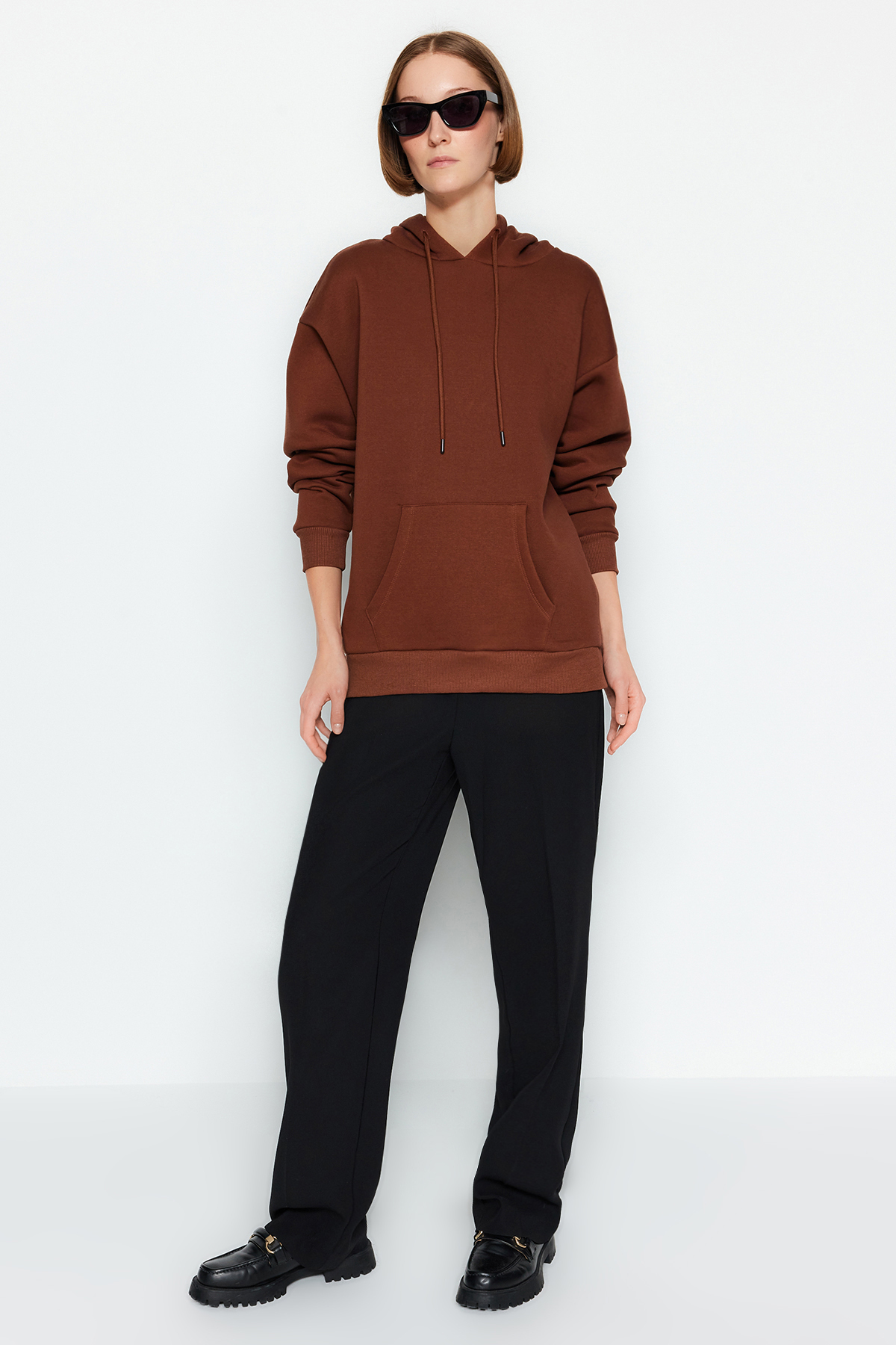 Levně Trendyol Brown Thick With Fleece Inside Oversized/Wide Fit Hoodie, Basic Knitted Sweatshirt