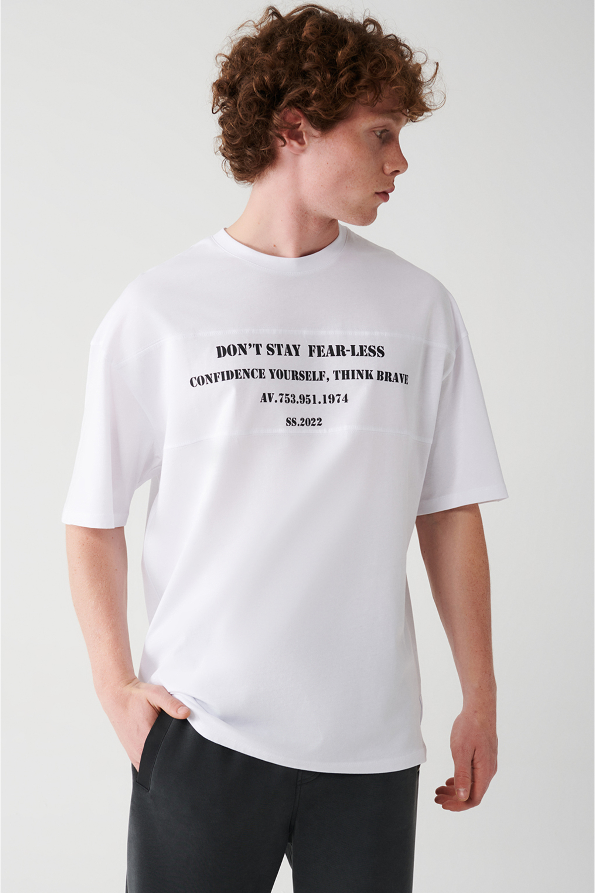 Avva Men's White Oversize 100% Cotton Crew Neck Text Printed T-shirt