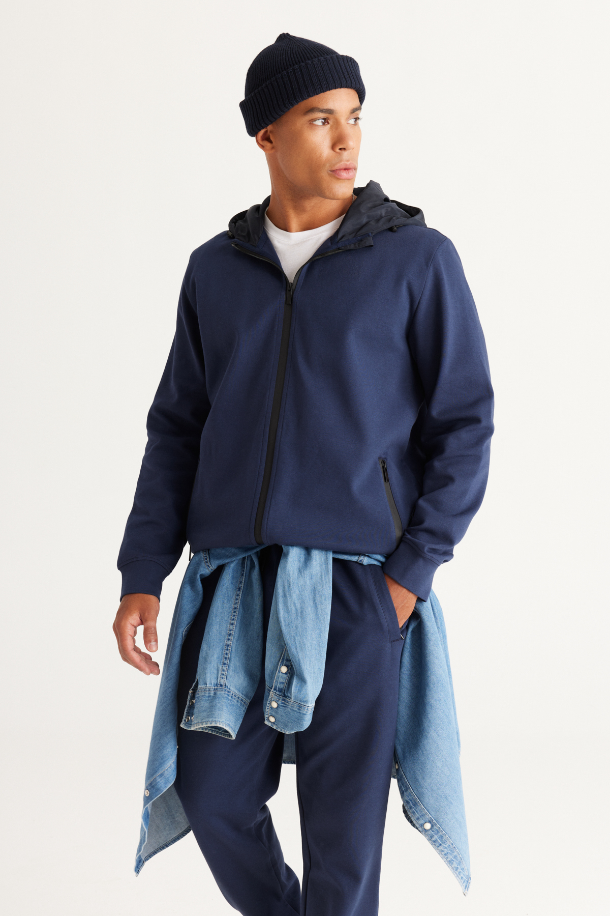 Levně ALTINYILDIZ CLASSICS Men's Navy Blue Standard Fit Regular Fit Hooded Zipper Sweatshirt