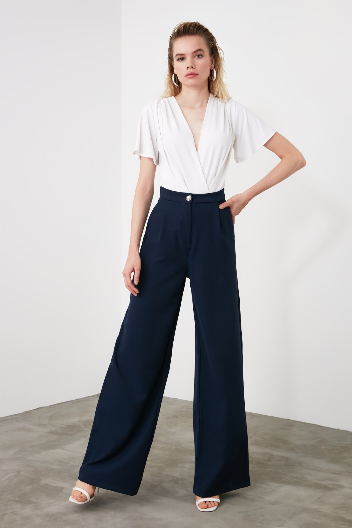 Pantaloni dama, Trendyol Navy