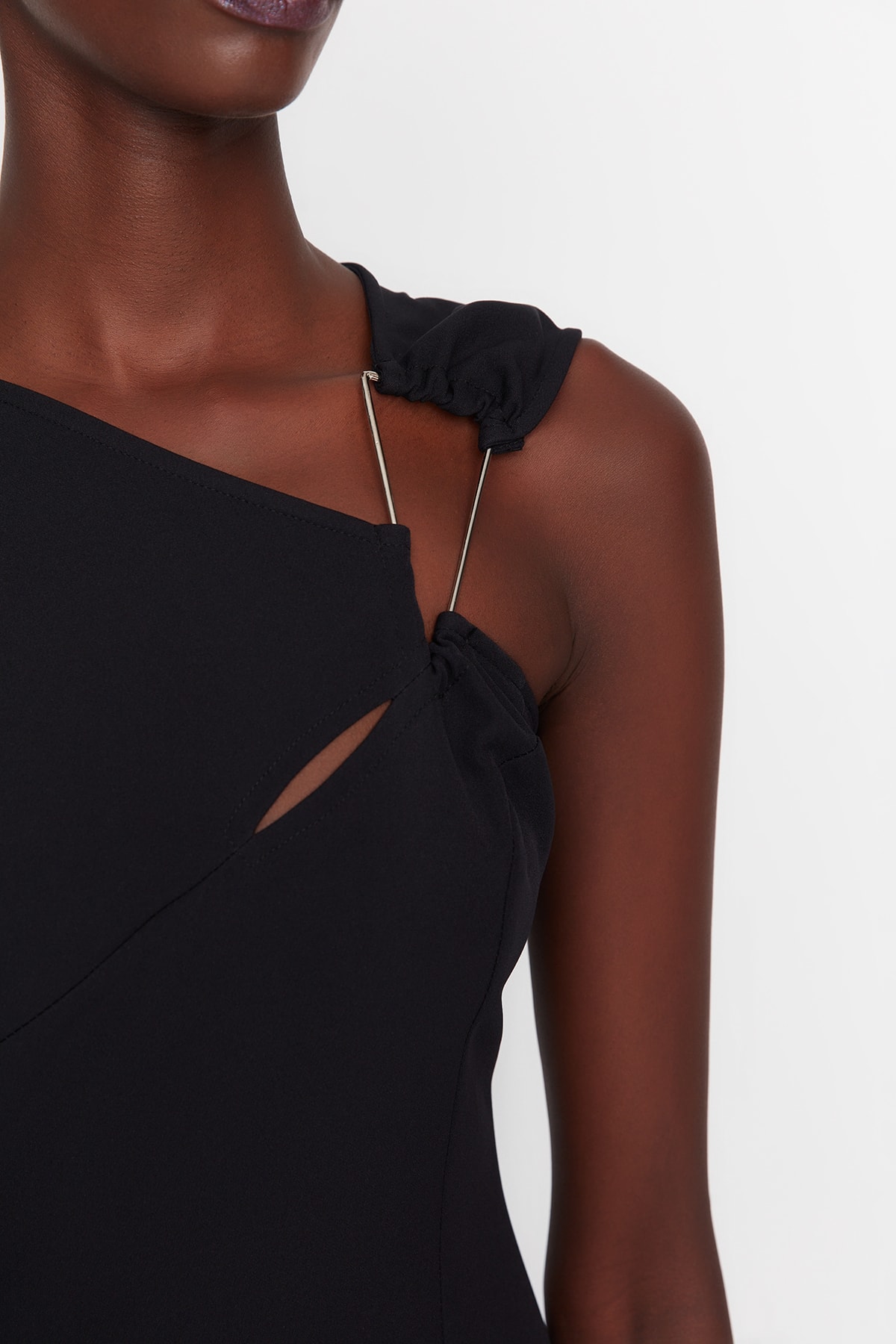 Trendyol Black Accessorized Woven Evening Dress