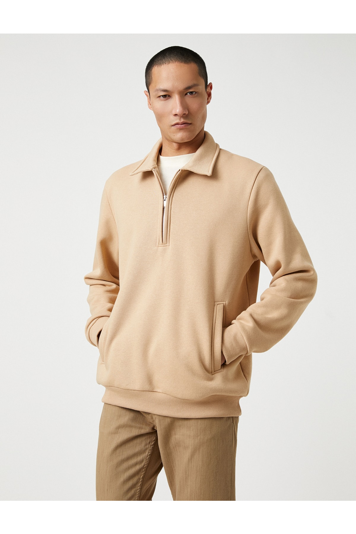 Levně Koton Basic Sweatshirt Standing Collar Half-Zip Long Sleeve with Pockets.