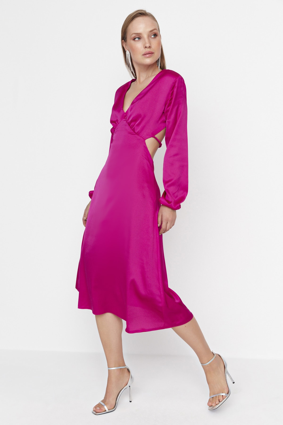 Rochie de seara din satin Trendyol Fuchsia cu decolteu in V