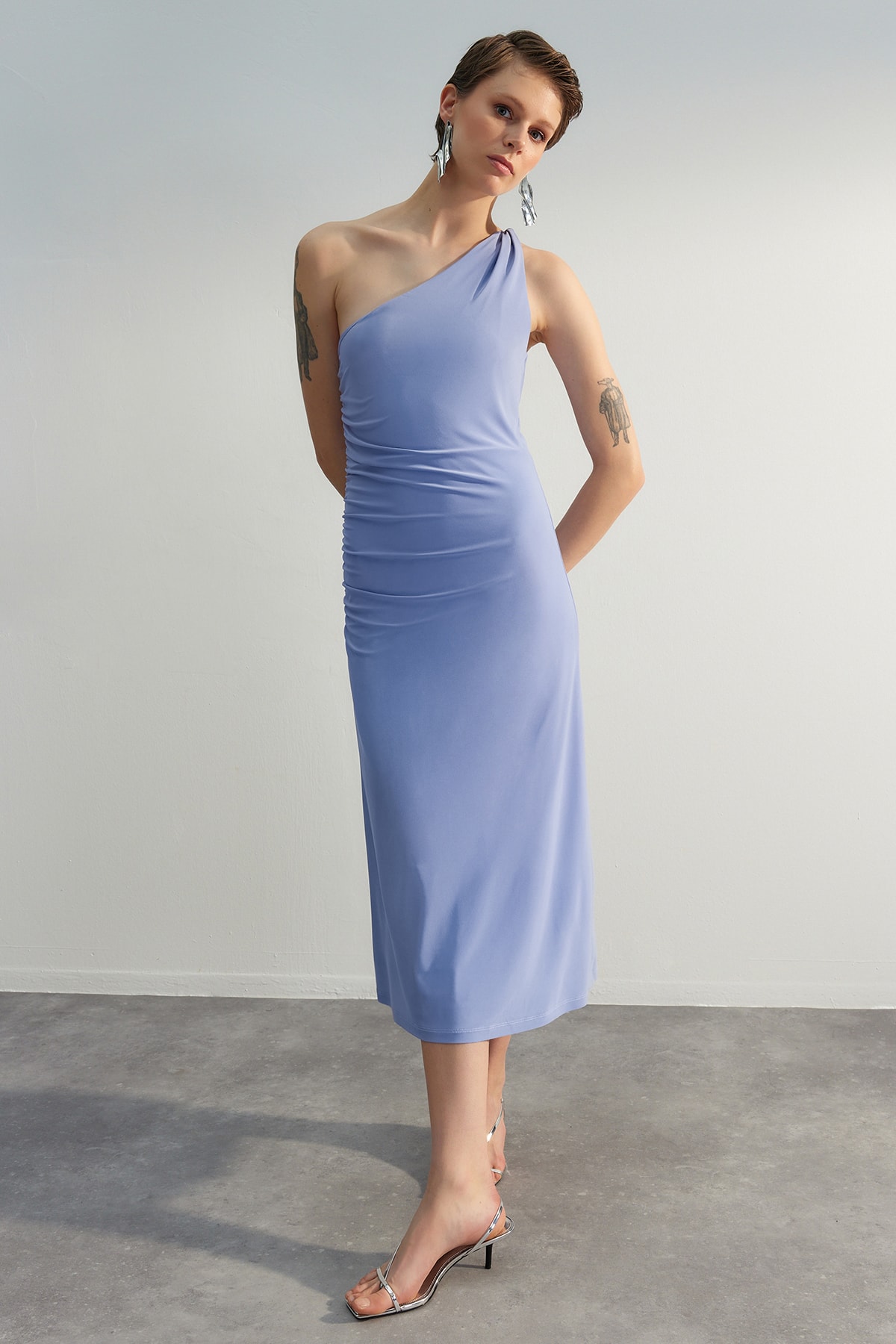 Trendyol Limited Edition Light Blue Fitted One-Shoulder Midi, Flexible Knit Dress