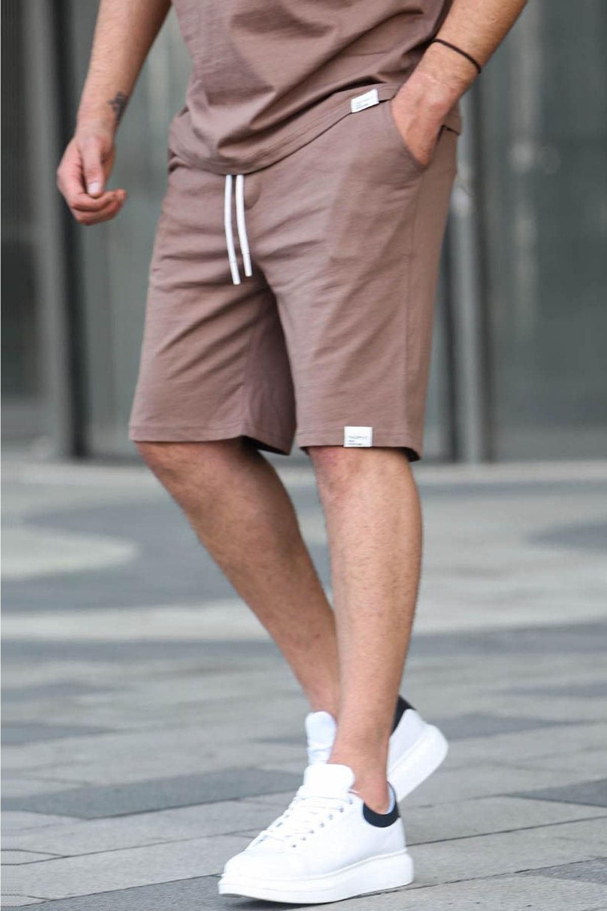 Levně Madmext Brown Basic Men's Shorts 6501