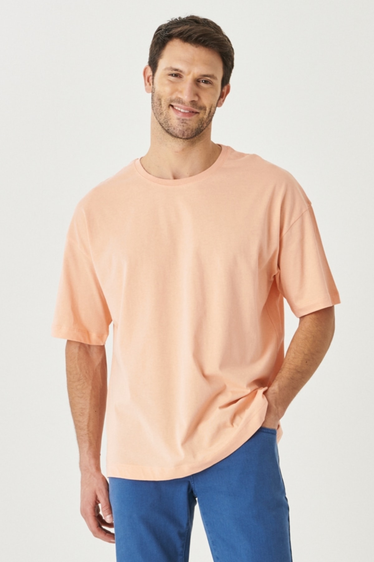Levně AC&Co / Altınyıldız Classics Pánské tričko se sušenou růžovou oversize volným střihem a kulatým výstřihem 100% bavlna.