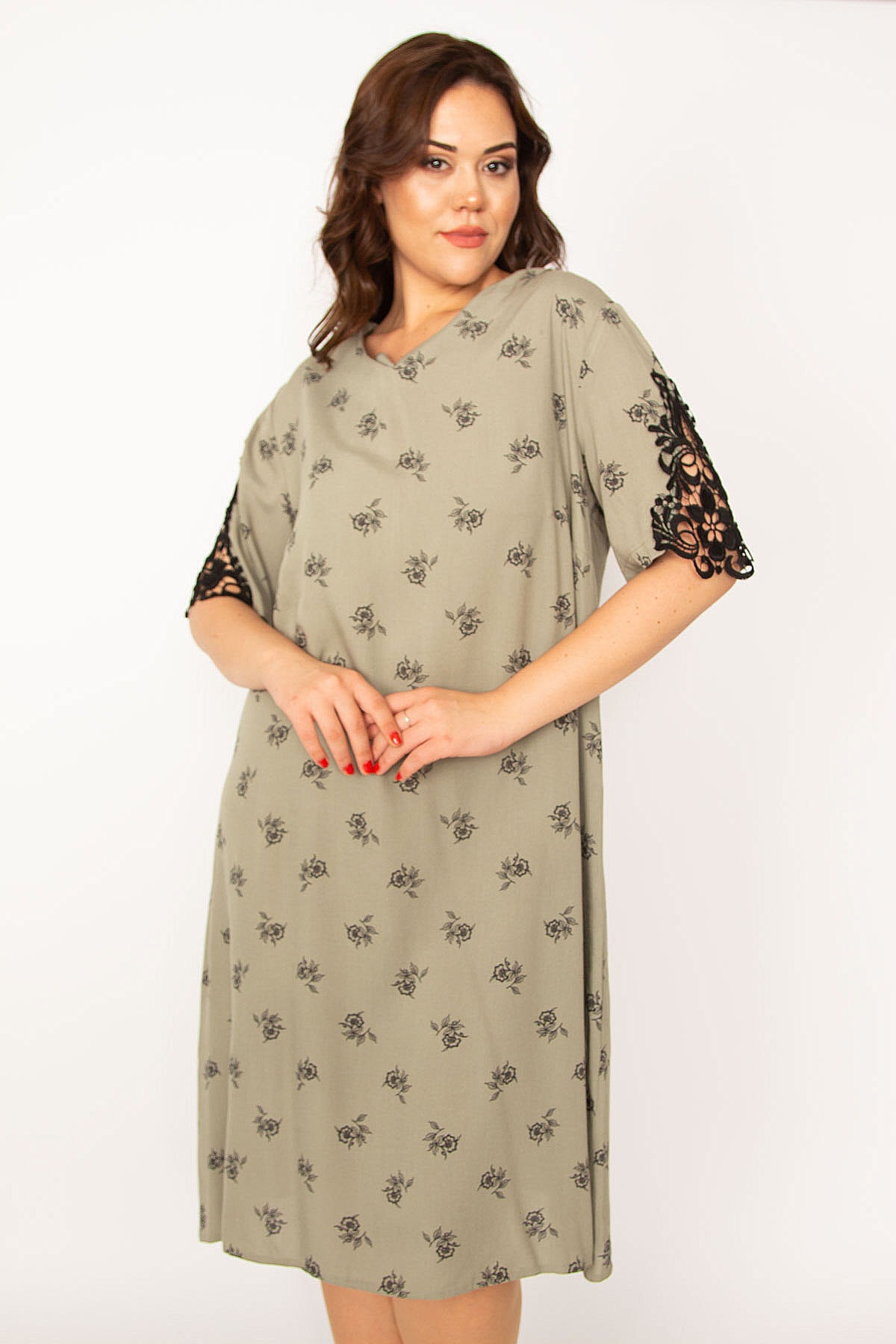 Şans Women's Plus Size Khaki Woven Viscose Dress With V-Neck Lace Detail