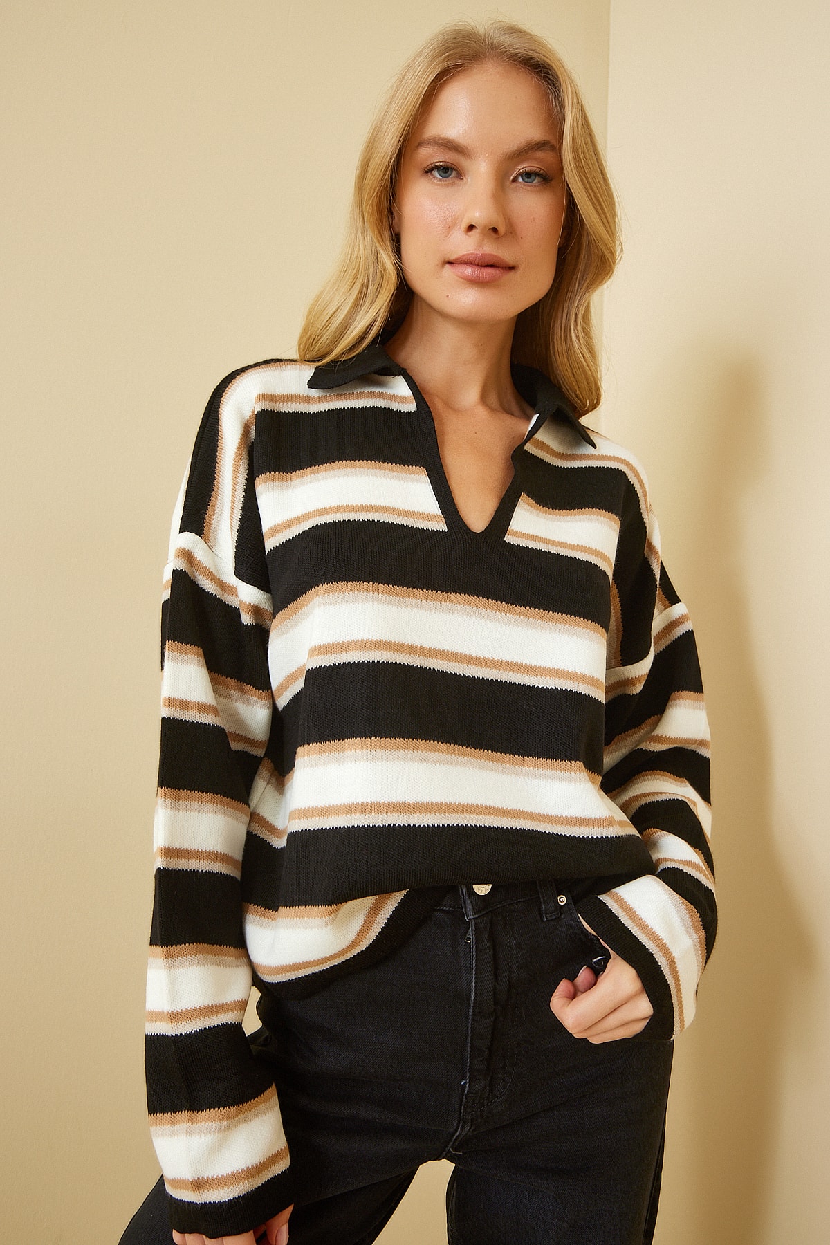 Happiness İstanbul Women's Black Bone Polo Collar Striped Crop Knitwear Sweater