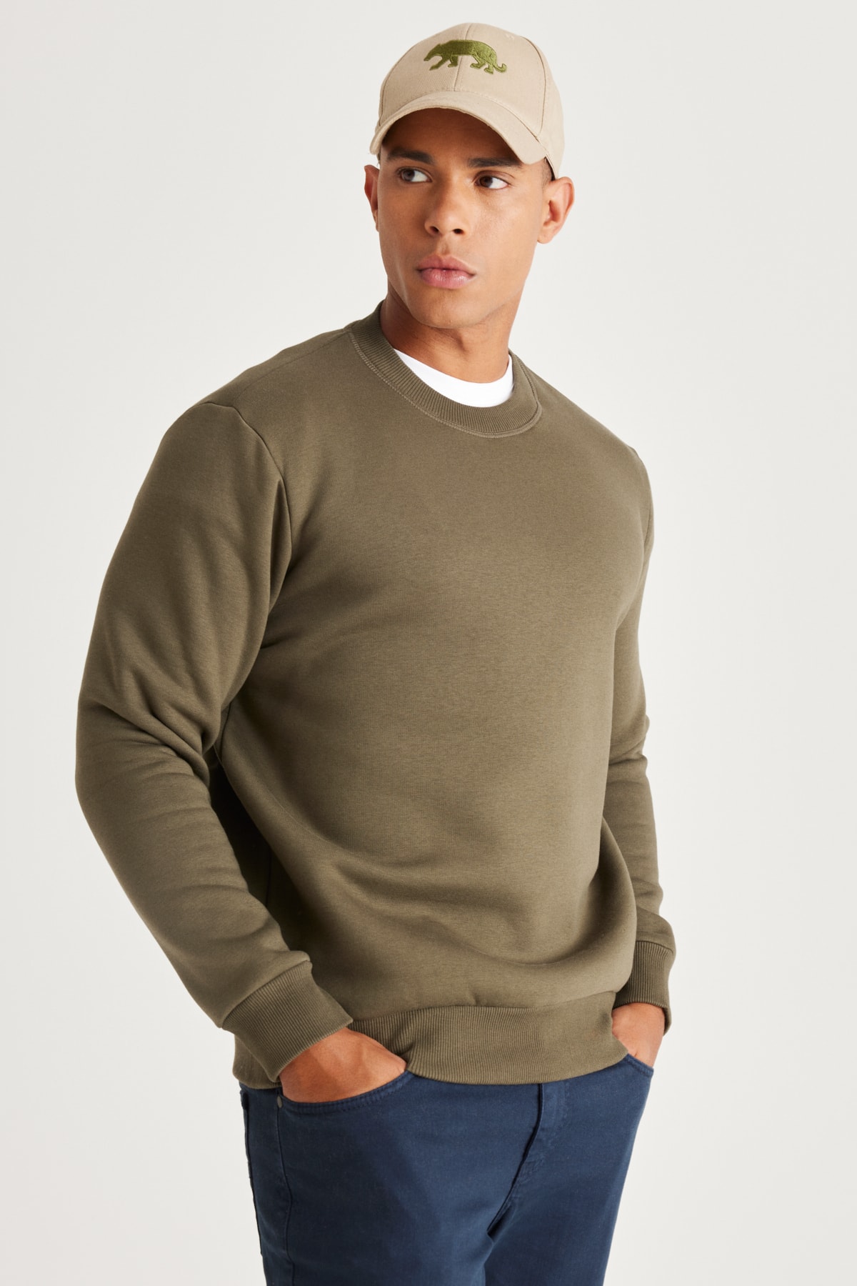 Levně AC&Co / Altınyıldız Classics Men's Khaki Standard Fit Normal Cut Inner Fleece 3 Threads Crew Neck Cotton Sweatshirt.