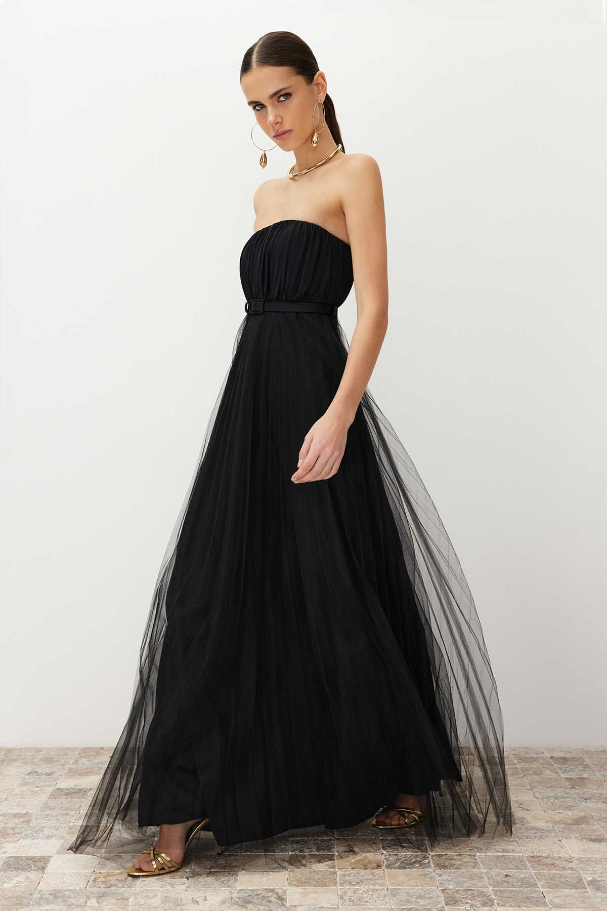 Levně Trendyol Black Tulle Knitted Long Elegant Evening Dress