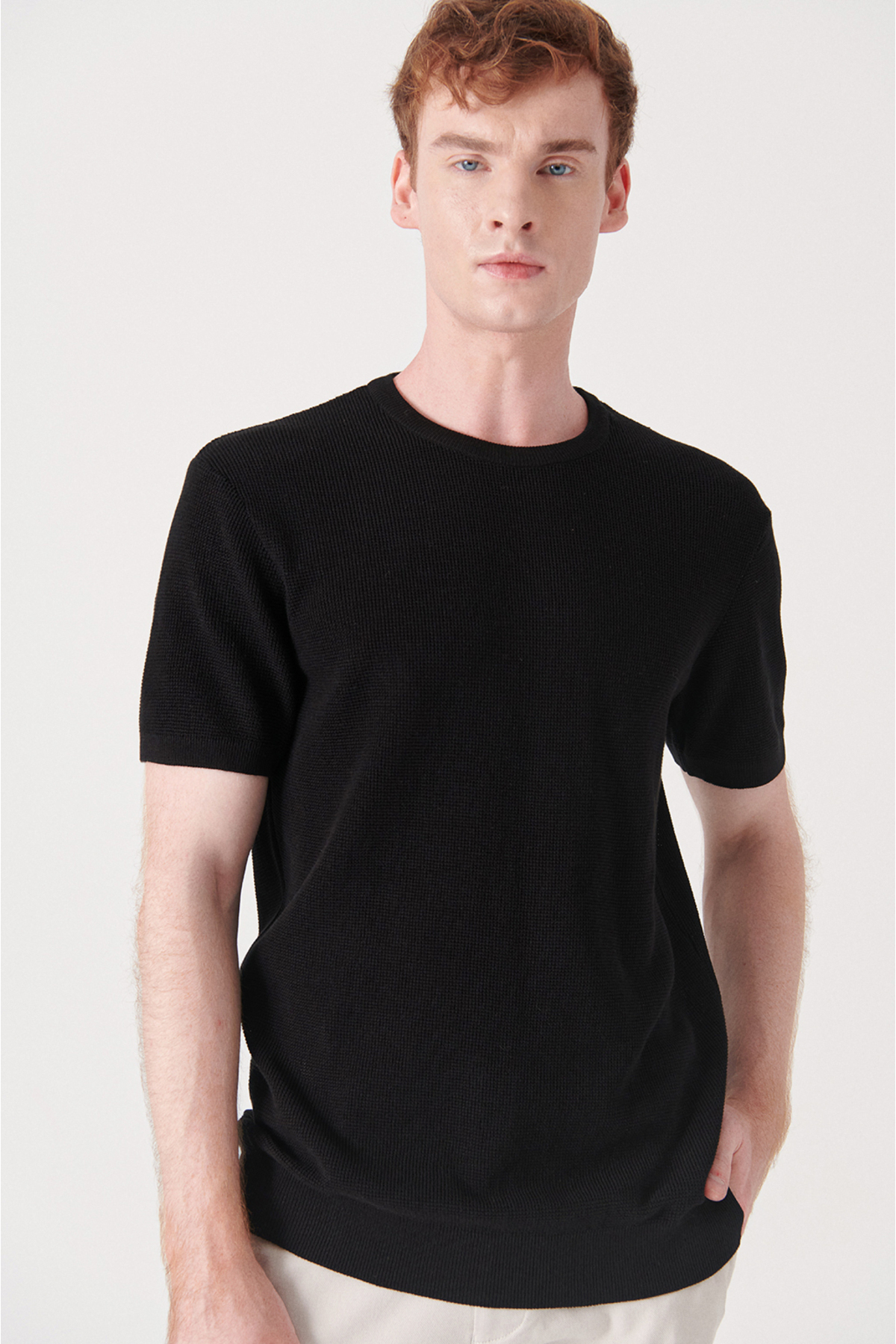 Avva Men's Black Crew Neck Textured Ribbed Standard Fit Regular Fit Knitwear T-shirt