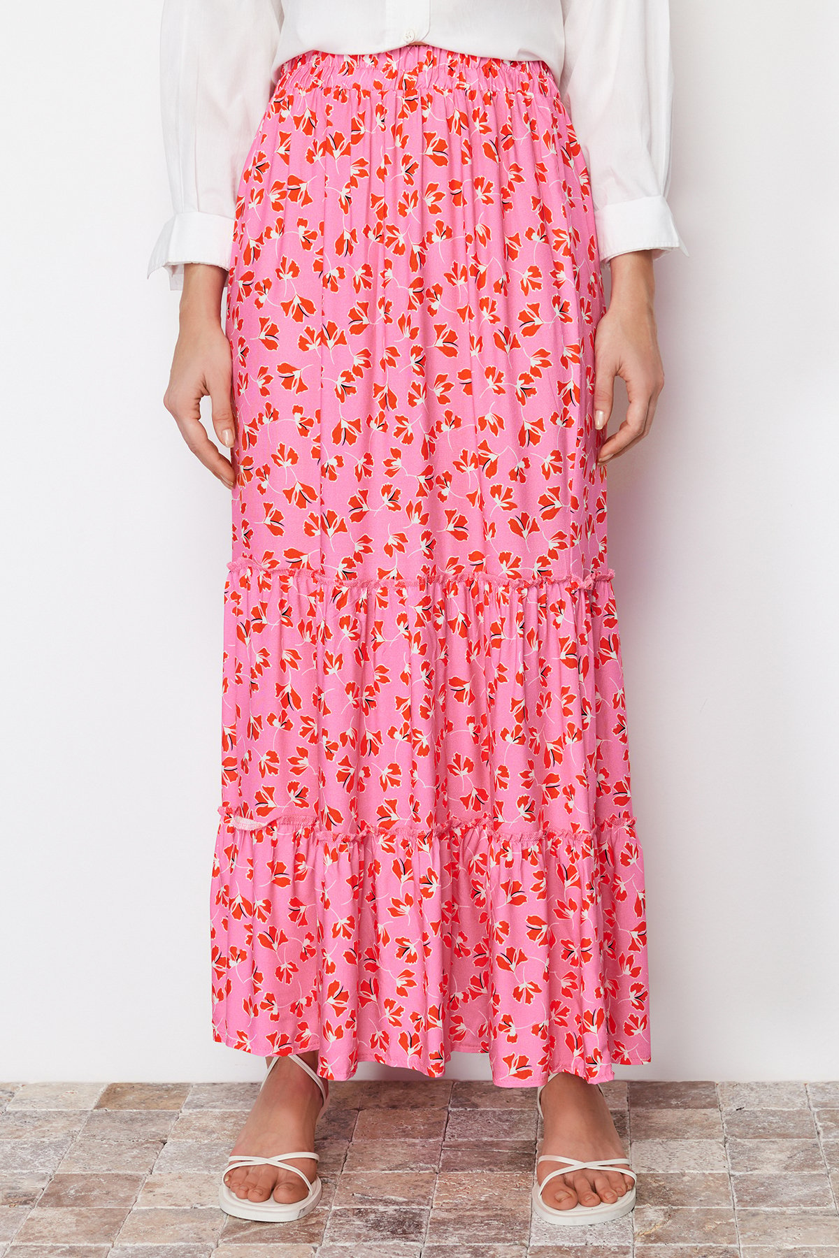 Levně Trendyol Pink Floral Patterned Woven Skirt