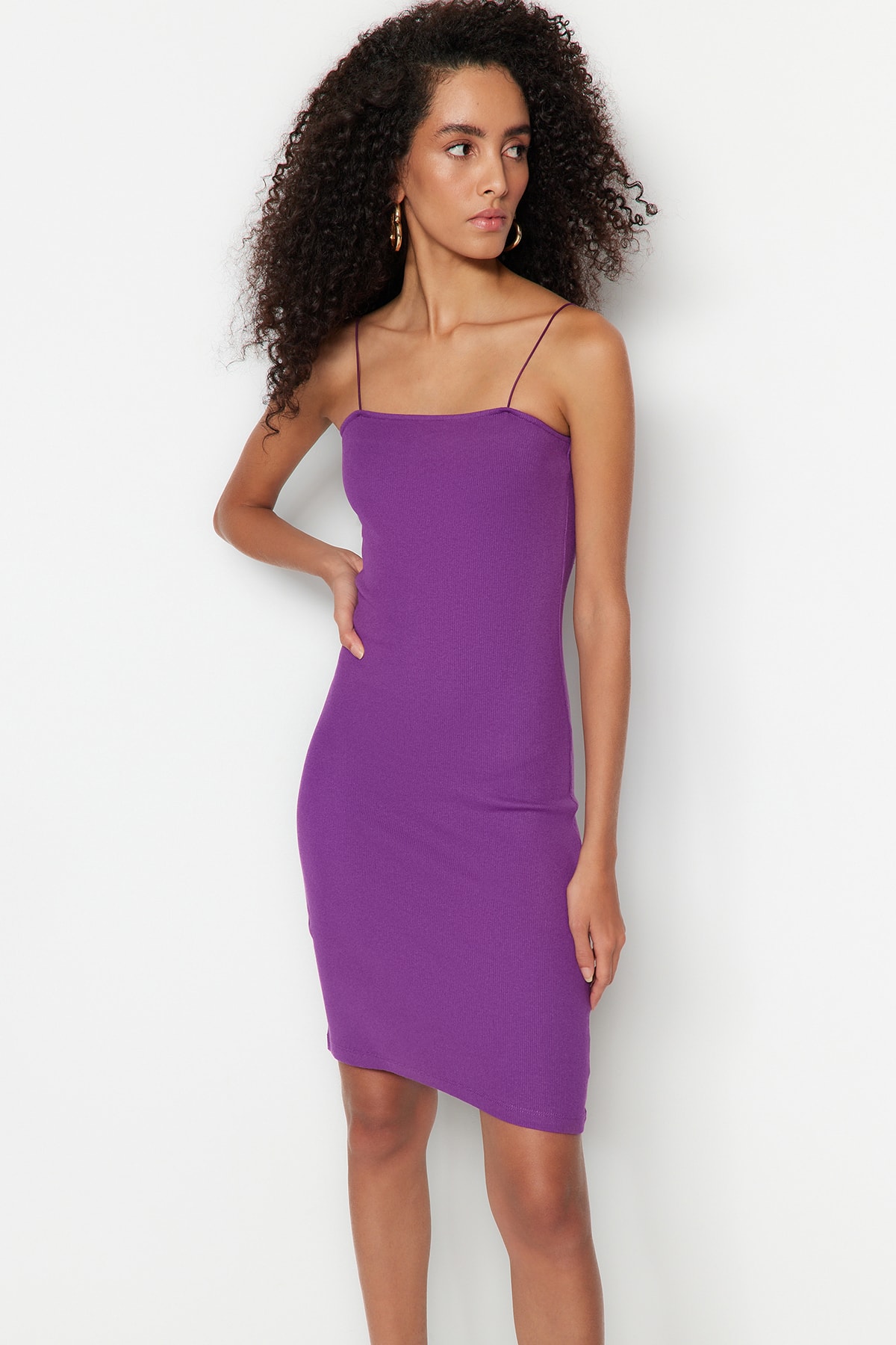 Levně Trendyol fialový čtvercový límec špagetová ramínka žebrované flexibilní vypasované mini šaty