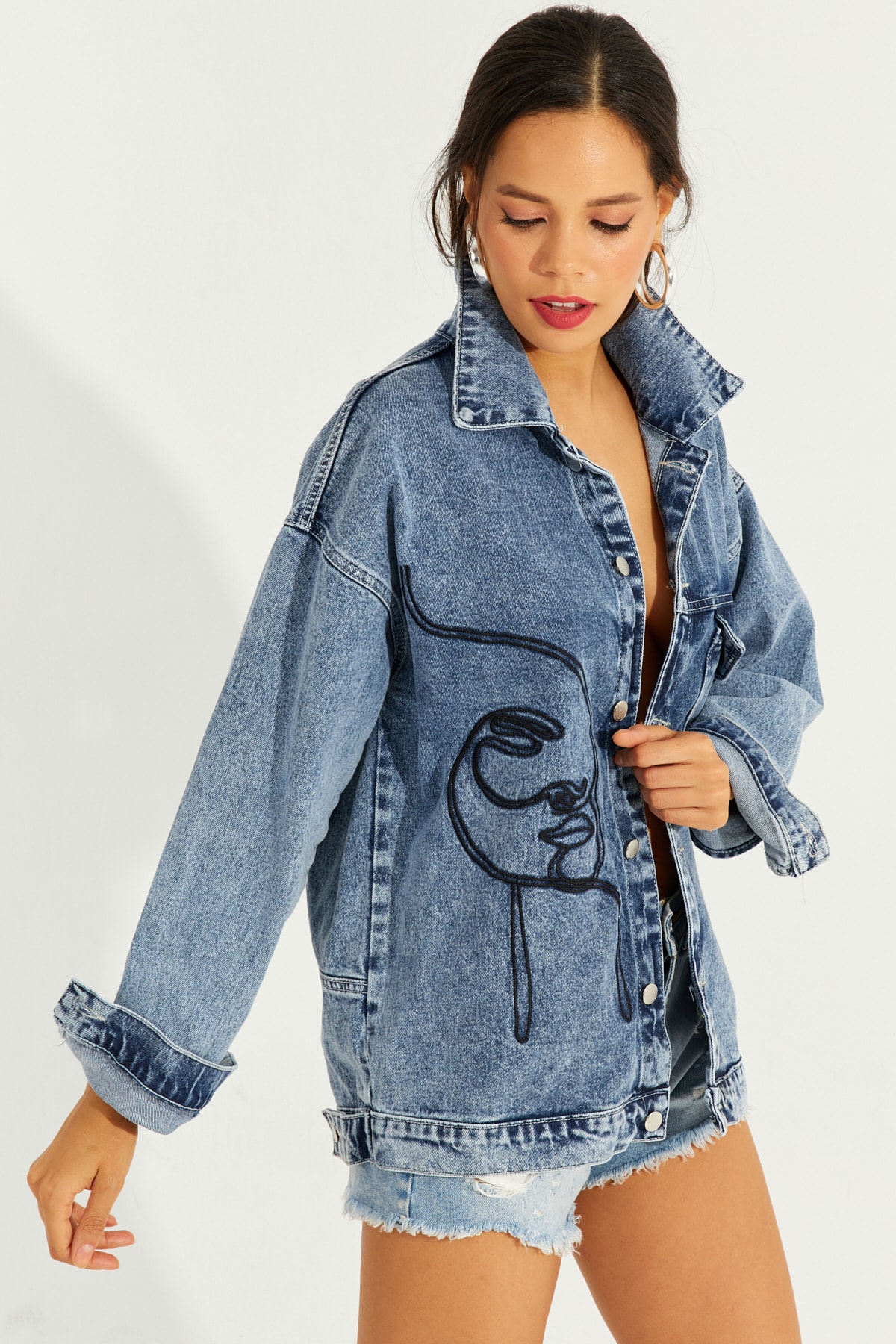 Cool & Sexy Women's Blue Embroidered Denim Jacket IS801