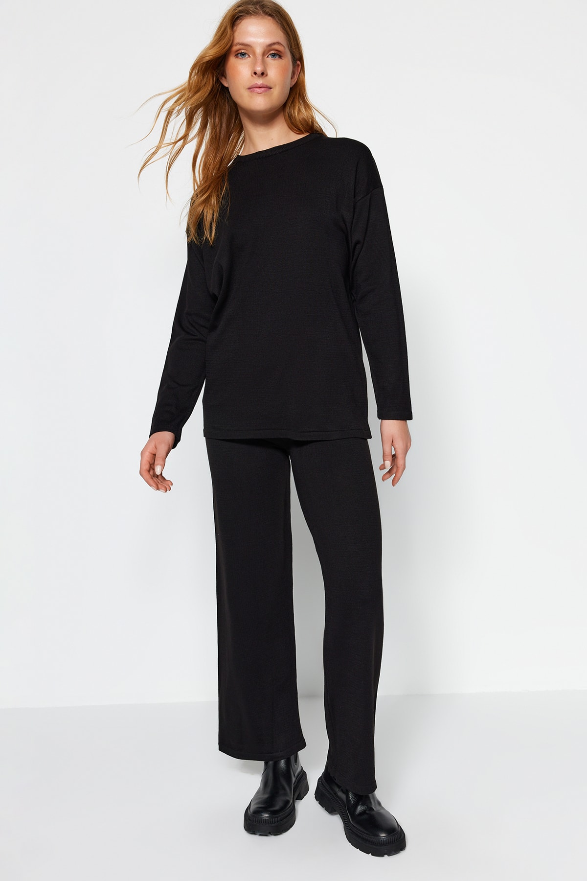 Trendyol Black Basic Knitwear Top-Upper Suit with Crew-neck Pants and Trousers