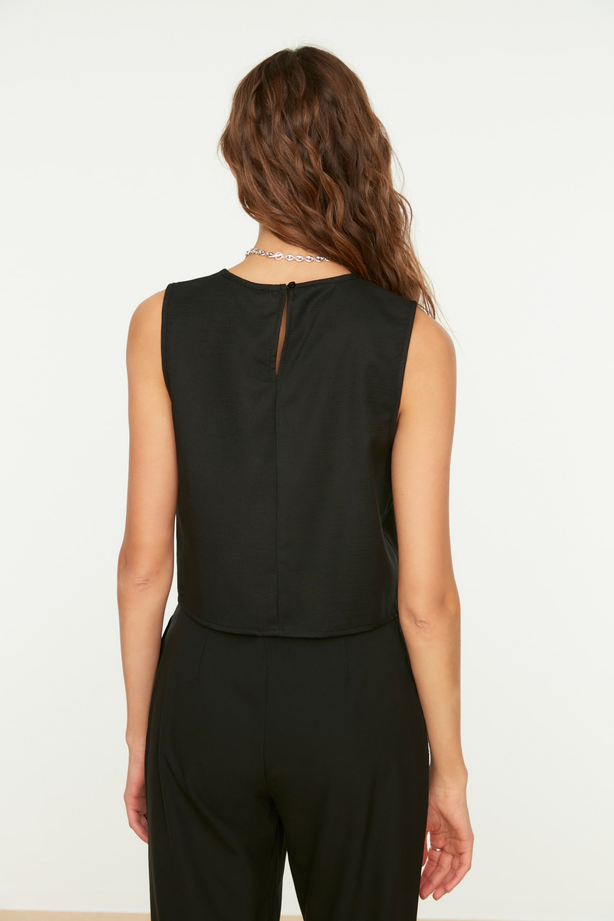 Trendyol Black Sleeveless Crop Woven Linen Look Blouse