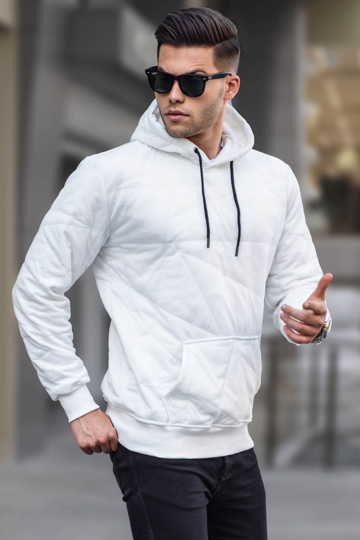 Levně Madmext White Quilted Patterned Kangaroo Pocket Hooded Sweatshirt 6021