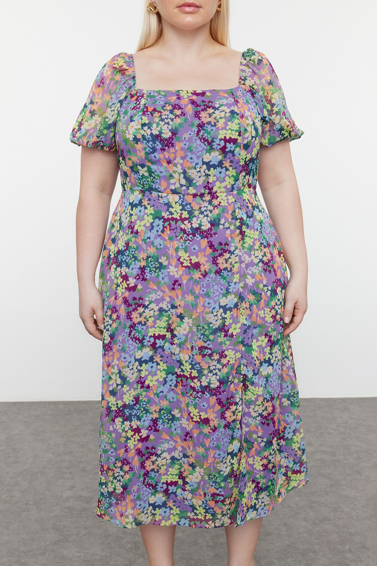 Trendyol Curve Pink Lined Chiffon Floral Square Neck Balloon Sleeve Woven Plus Size Dress
