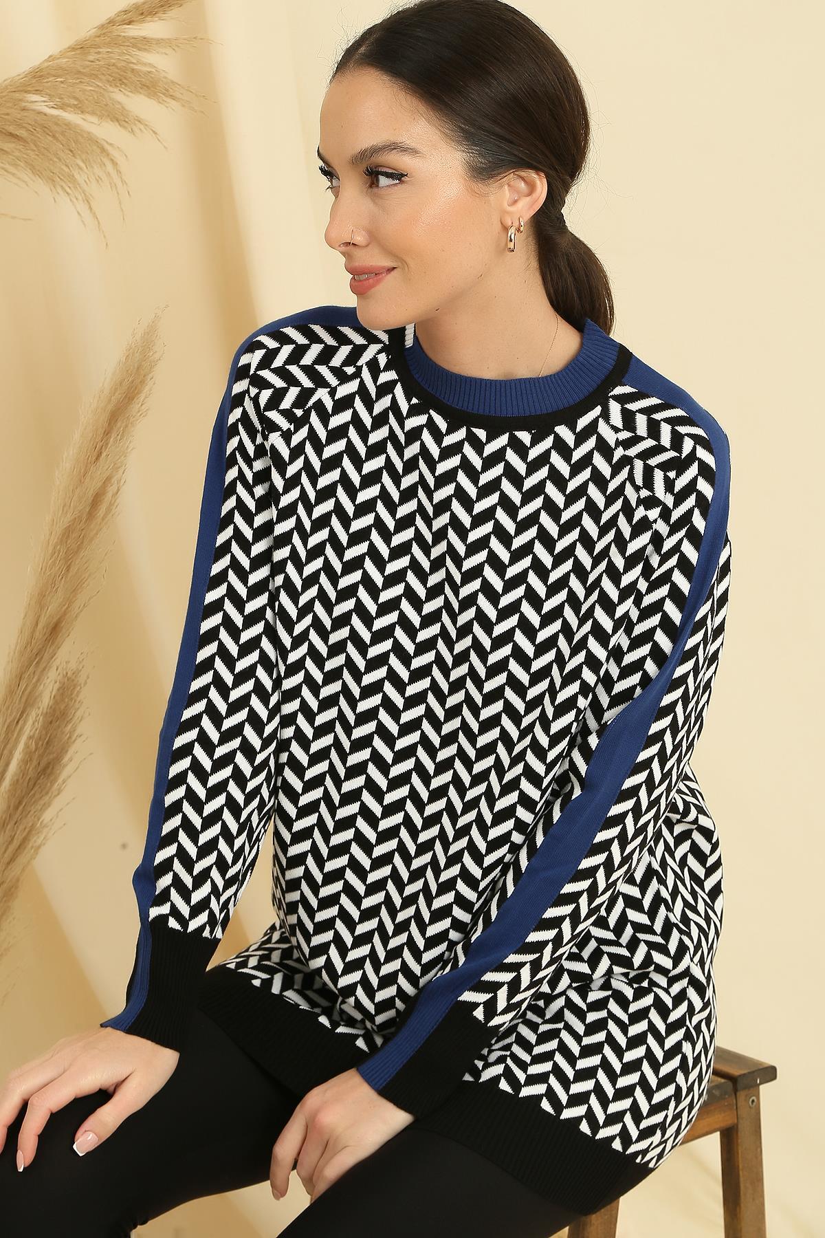 Levně By Saygı Zigzag Pattern Collar And Sleeve Ends Striped Comfort Fit Knitwear Tunic