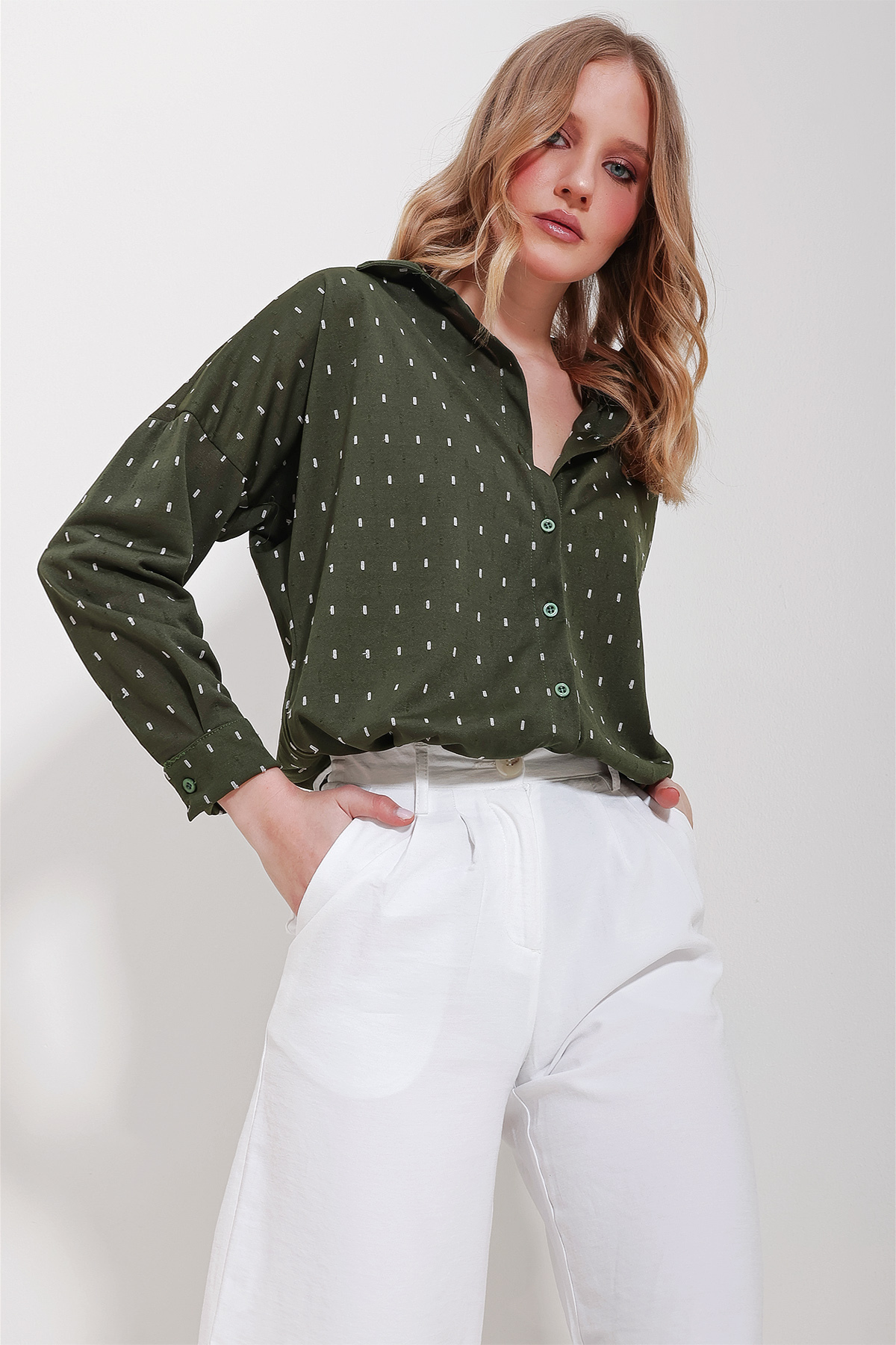Trend Alaçatı Stili Women's Green Self-Textured Oversize Shirt