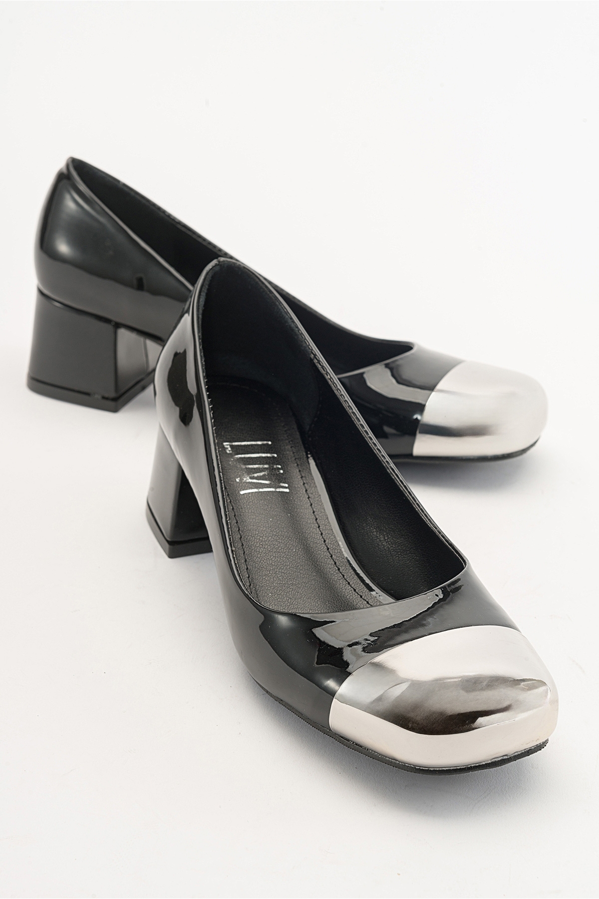 Levně LuviShoes DOLVEN Black Patent Leather Women's Heeled Shoes