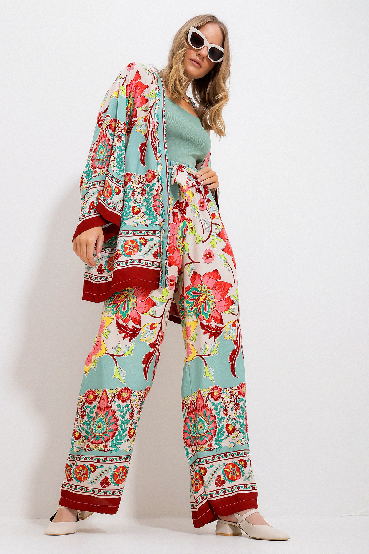Levně Trend Alaçatı Stili Women's Almond Green Kimono Jacket And Palazzo Pants Suit