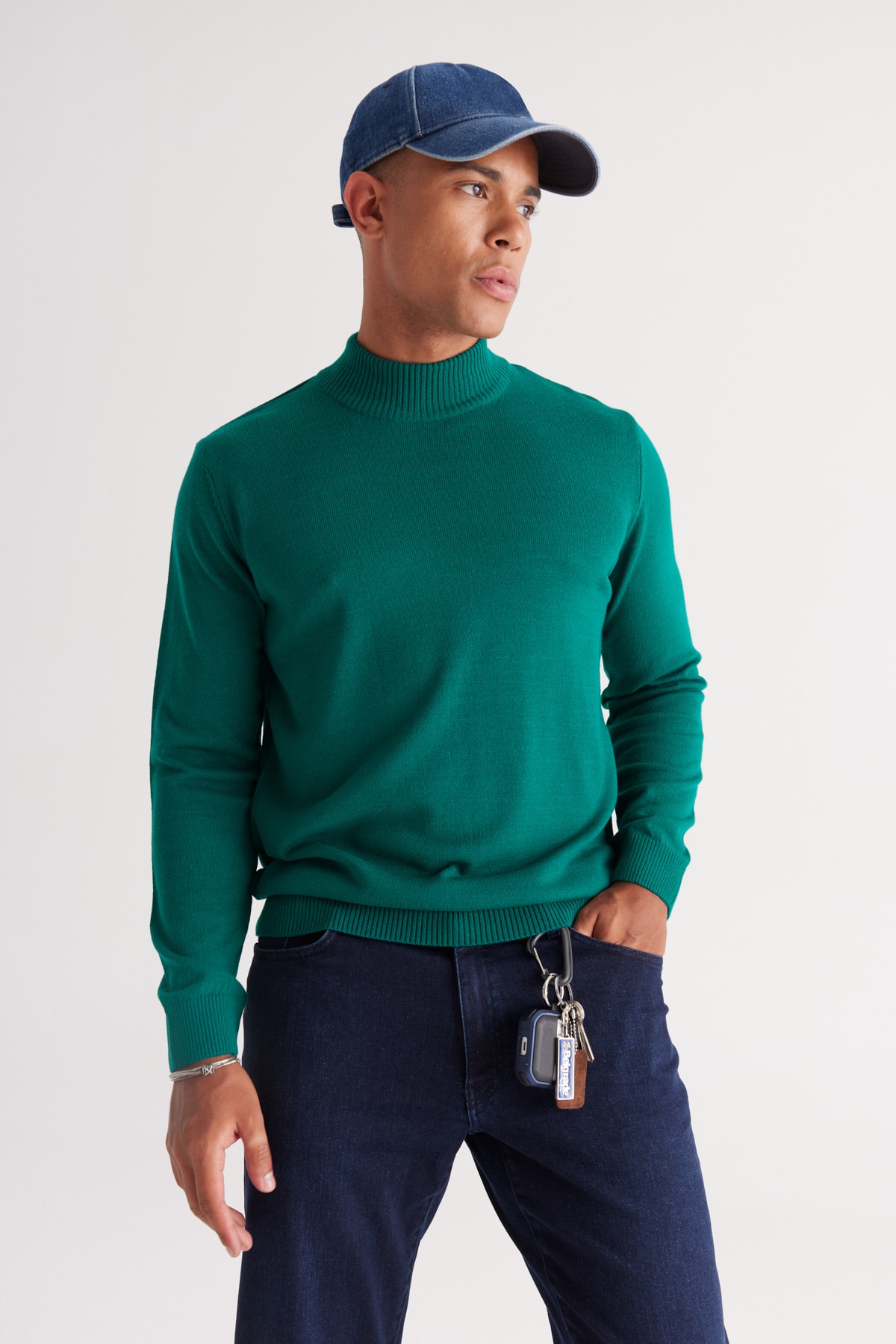 ALTINYILDIZ CLASSICS Men's Dark Green Anti-Pilling Standard Fit Normal Cut Half Turtleneck Knitwear Sweater.