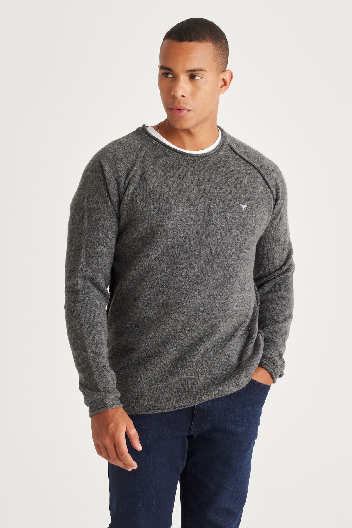 AC&Co / Altınyıldız Classics Men's Anthracite Standard Fit Regular Cut Crew Neck Ruffled Soft Textured Knitwear Sweater